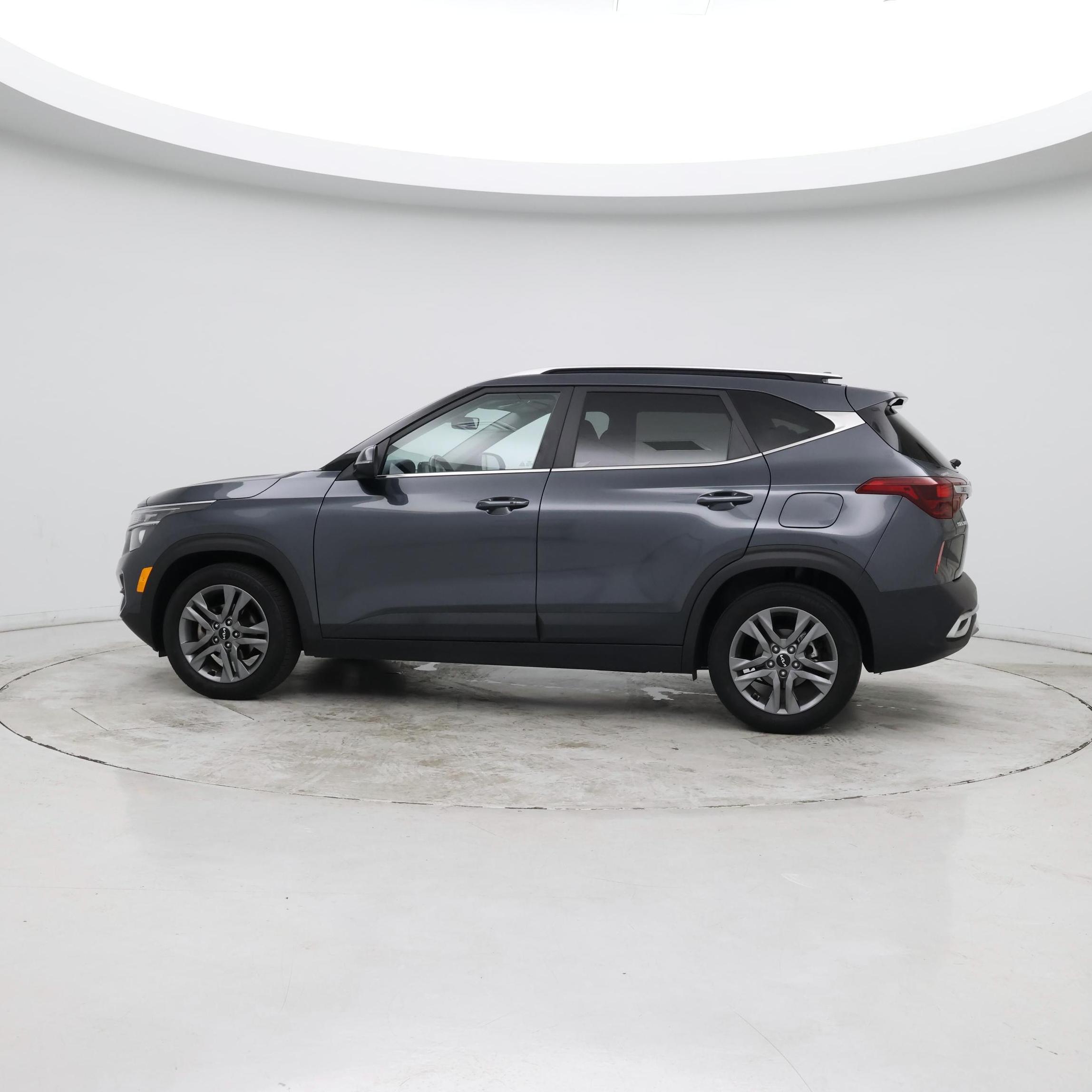 Thumbnail: 2023 Kia Seltos - 2