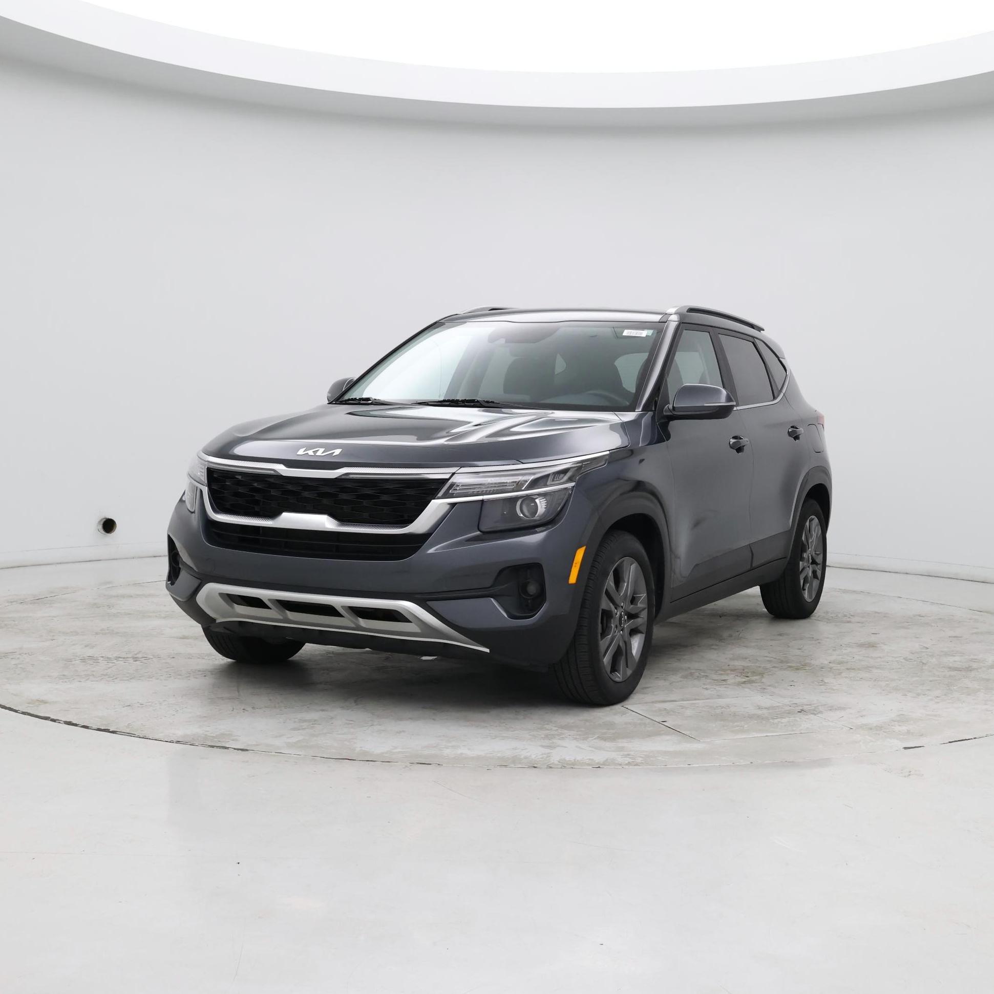 Thumbnail: 2023 Kia Seltos - 4