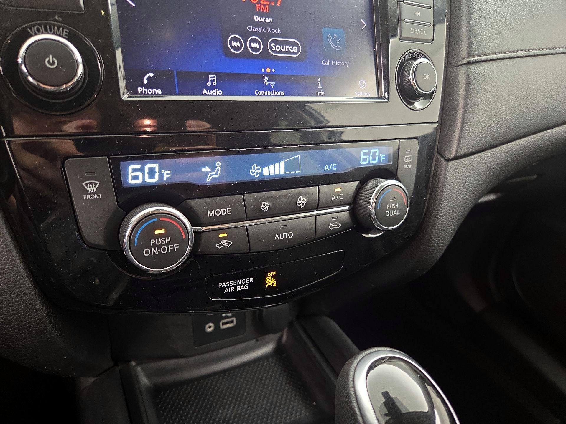 Thumbnail: 2019 Nissan Rogue - 16