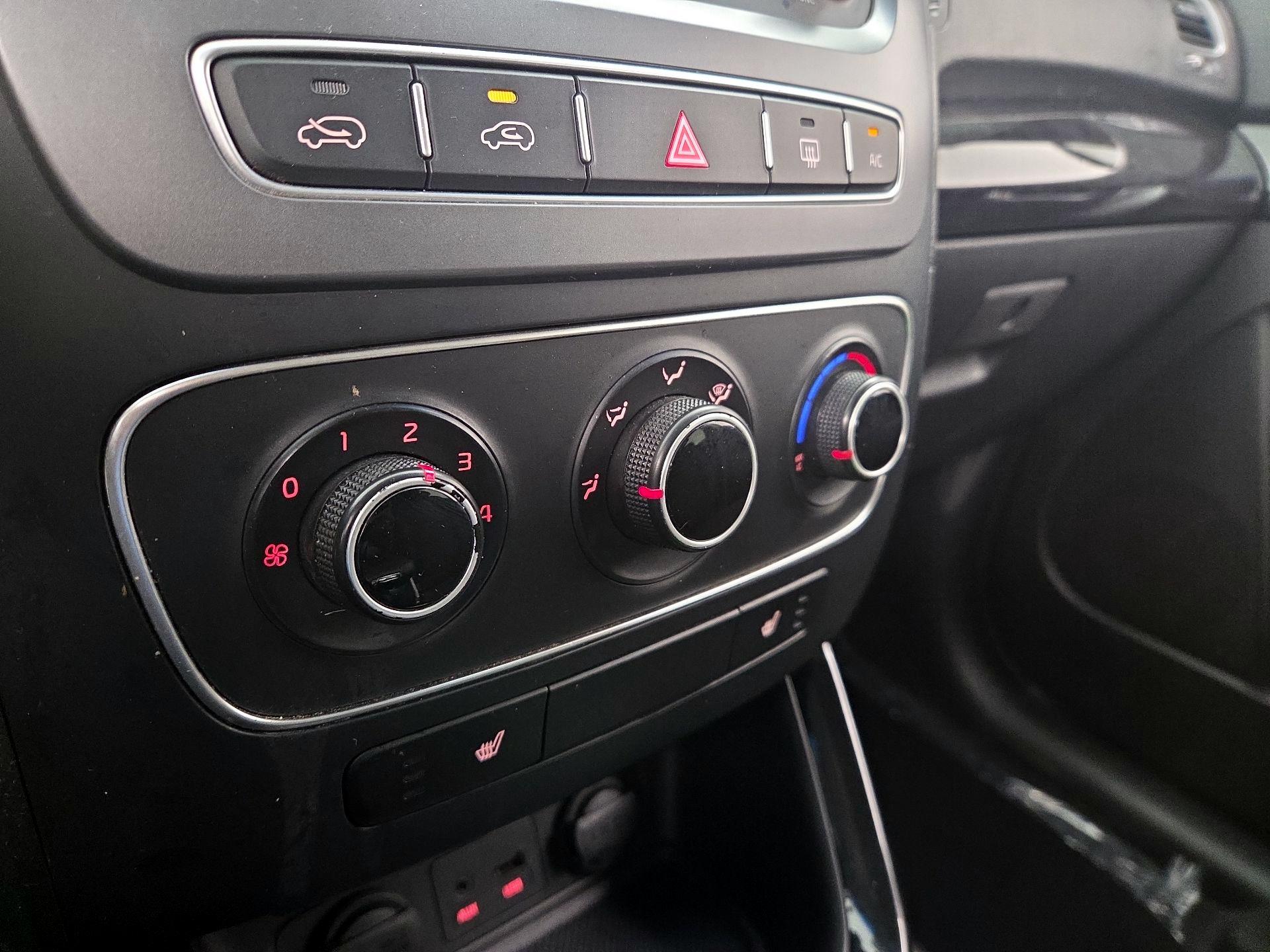 Thumbnail: 2014 Kia Sorento - 16