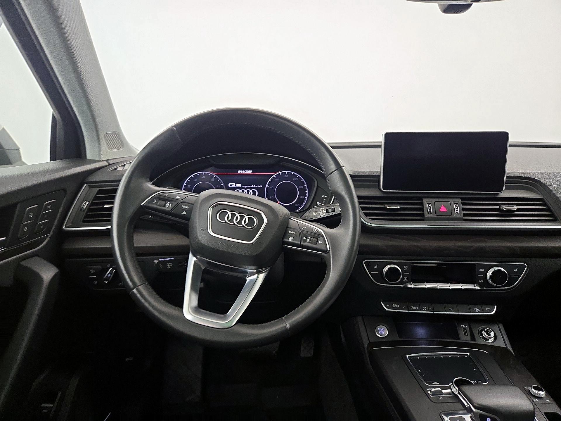 Thumbnail: 2020 Audi Q5 - 10