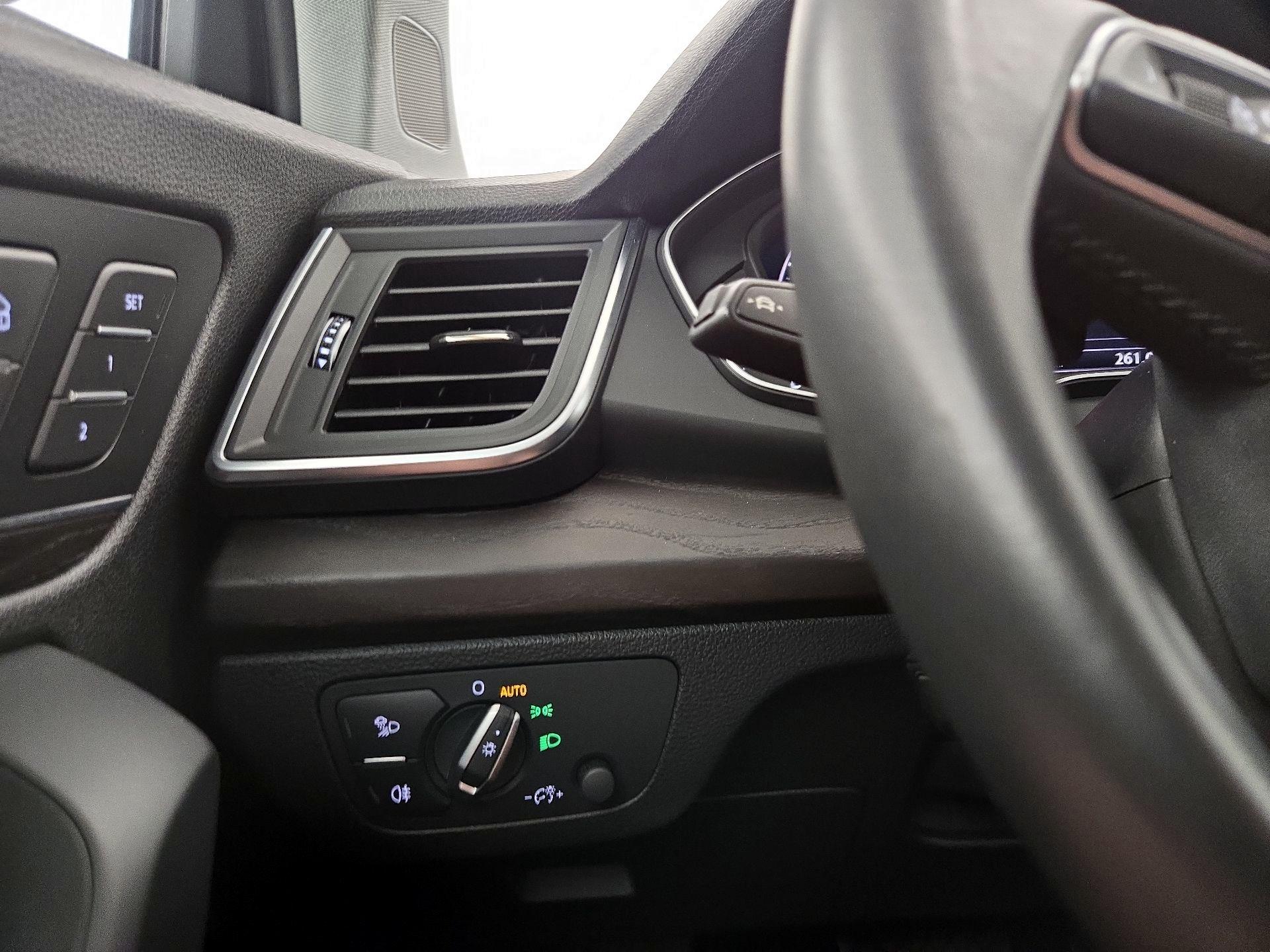 Thumbnail: 2020 Audi Q5 - 13