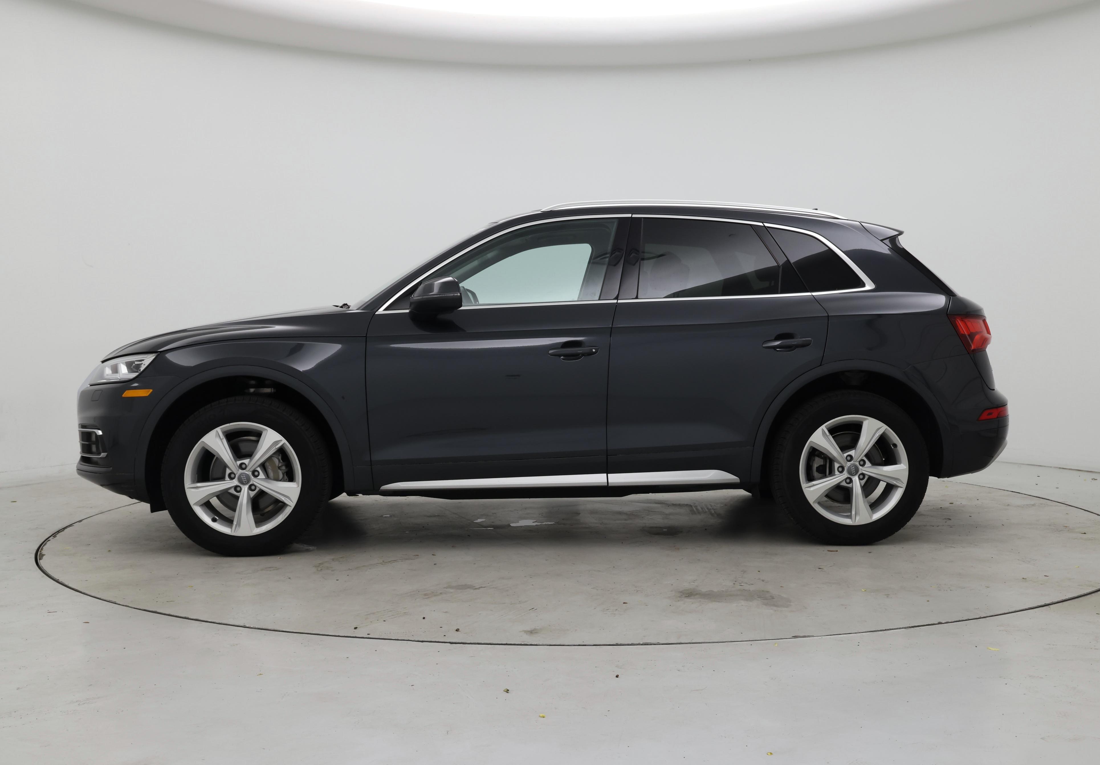 Thumbnail: 2020 Audi Q5 - 3