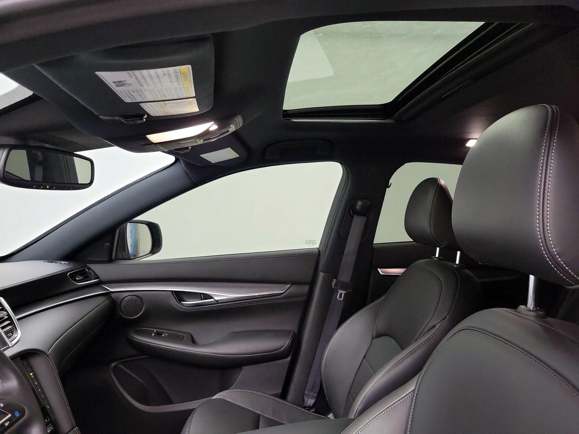 Thumbnail: 2023 INFINITI QX55 - 19