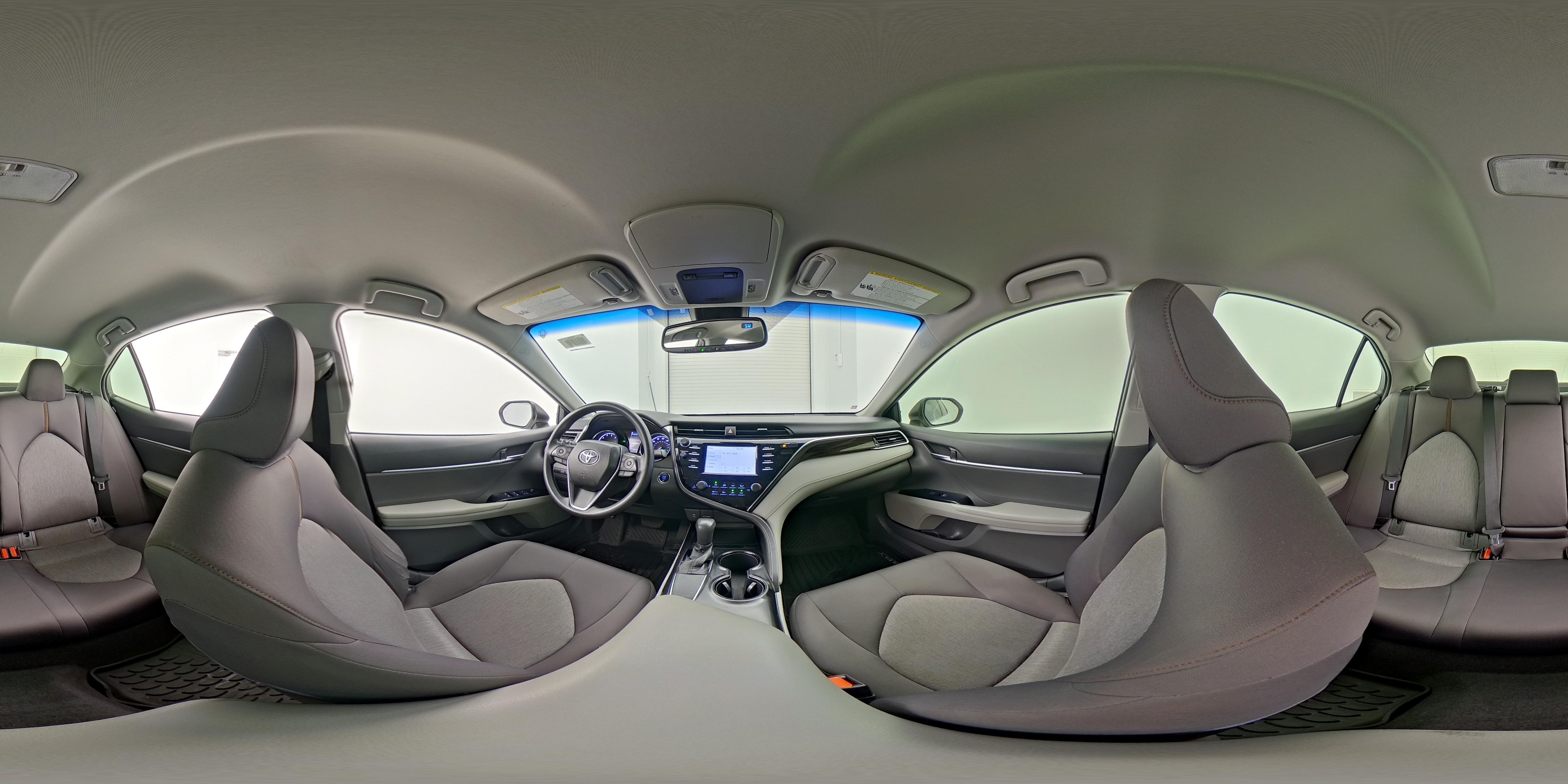 2018 Toyota Camry LE - Photo 25