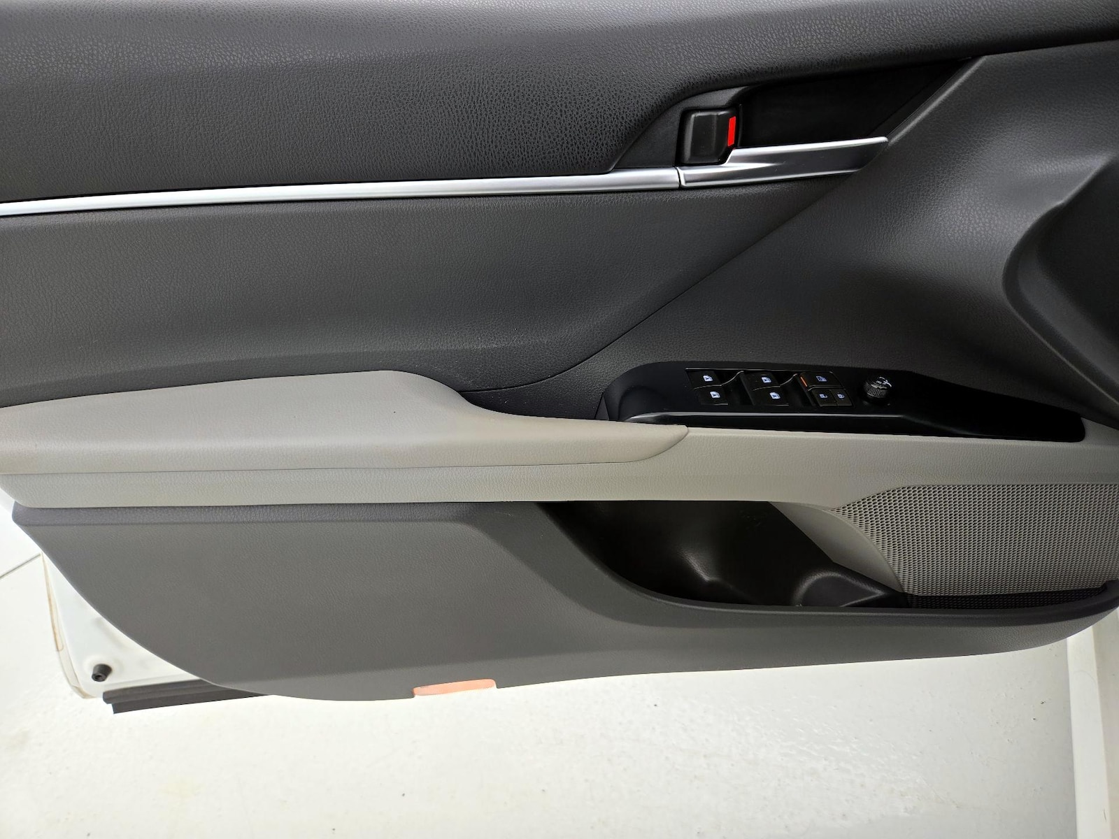 2018 Toyota Camry LE - Photo 13