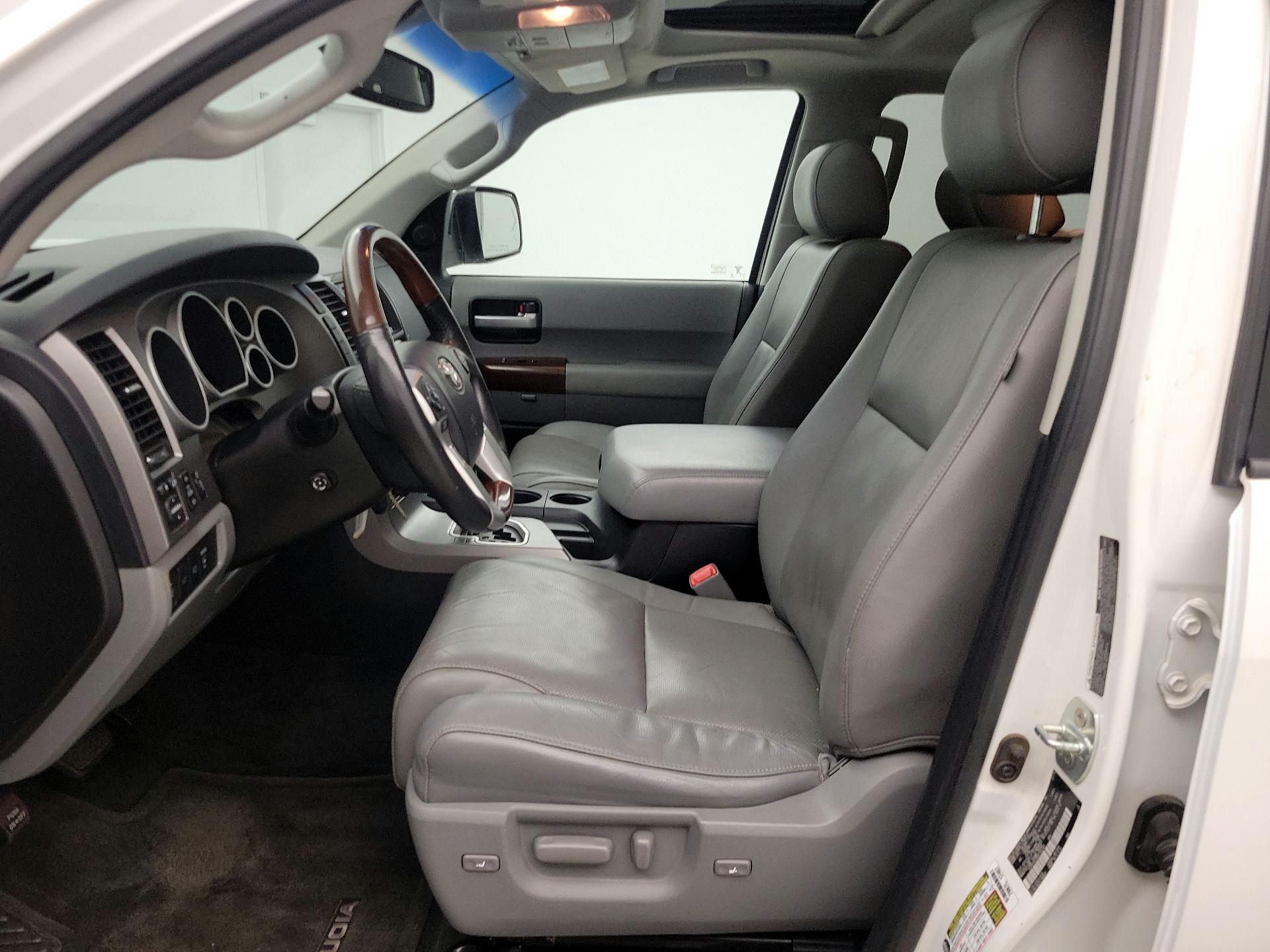 Thumbnail: 2016 Toyota Sequoia - 11