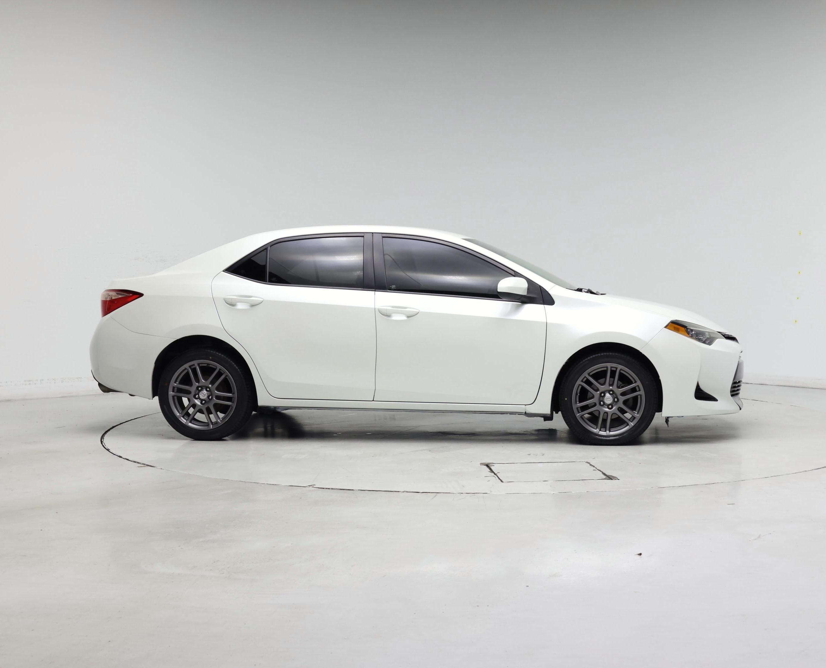 Thumbnail: 2017 Toyota Corolla - 7