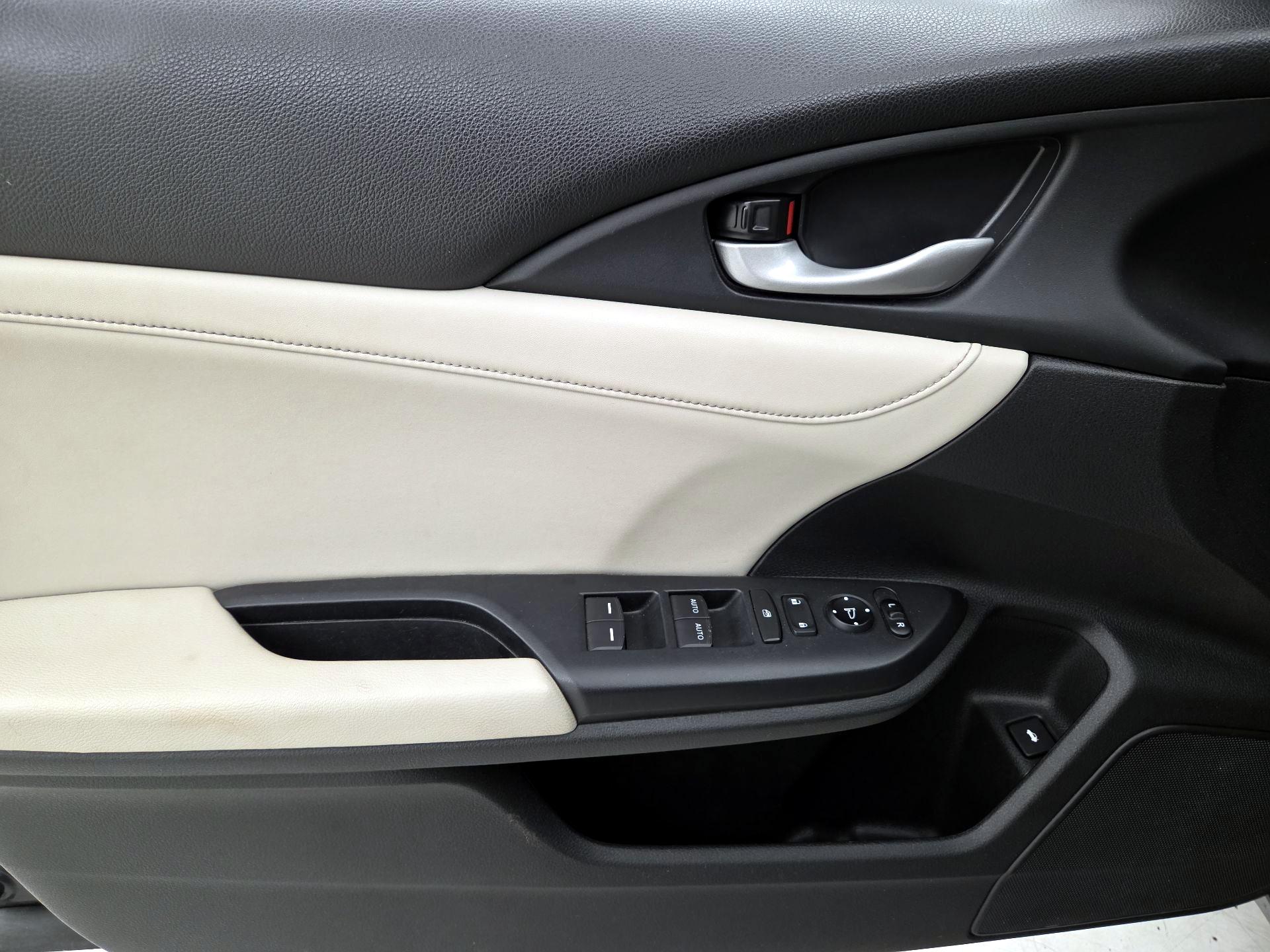 Thumbnail: 2019 Honda Insight - 12