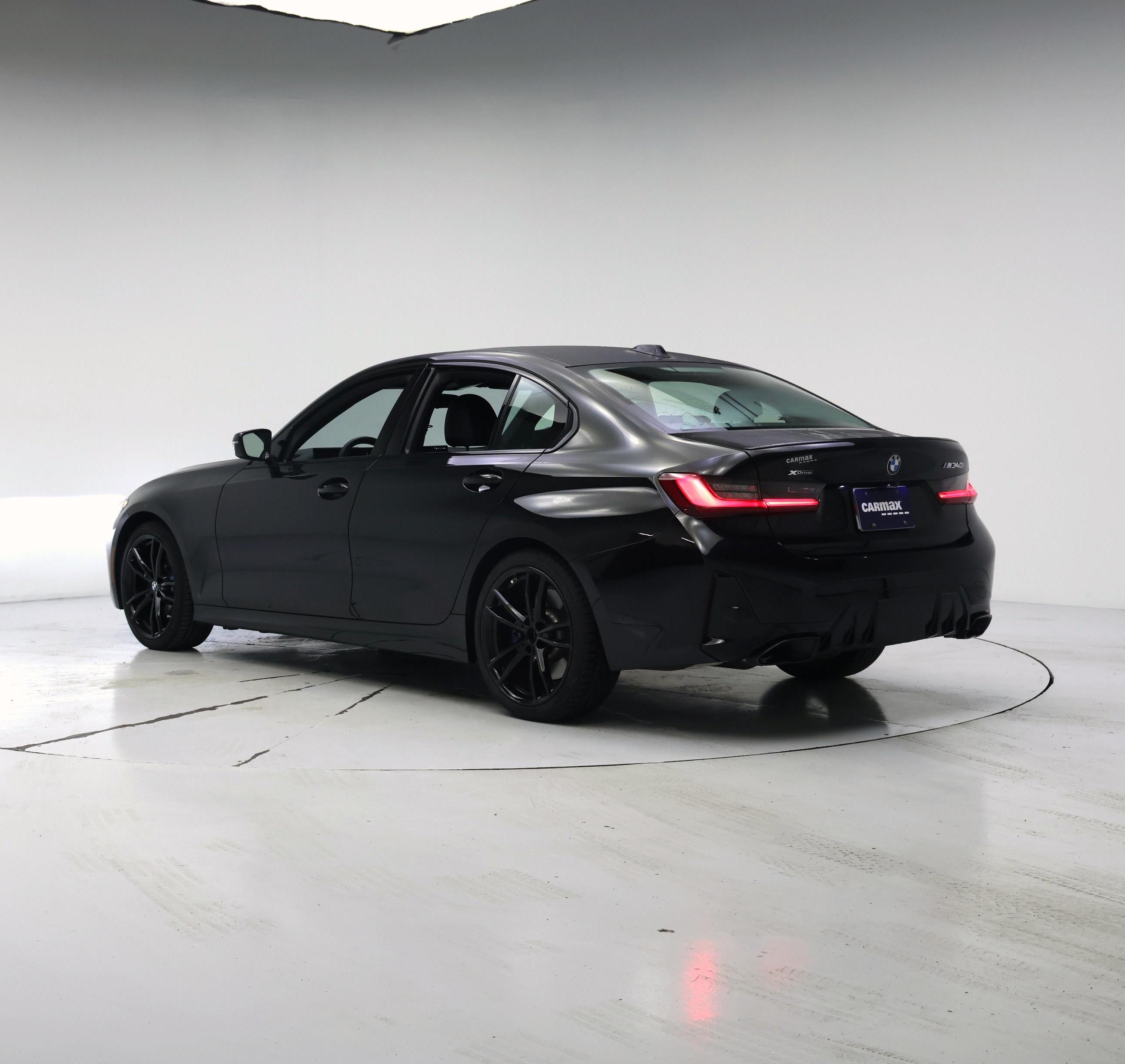 Thumbnail: 2024 BMW 3 Series - 2