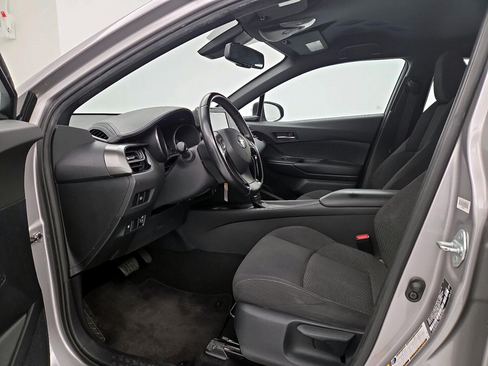 2018 Toyota C-HR XLE - Photo 12