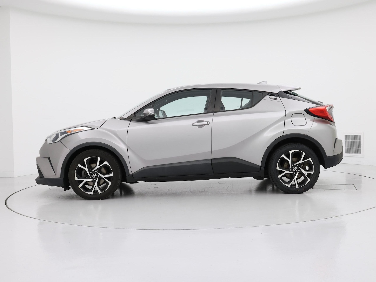 2018 Toyota C-HR XLE - Photo 4