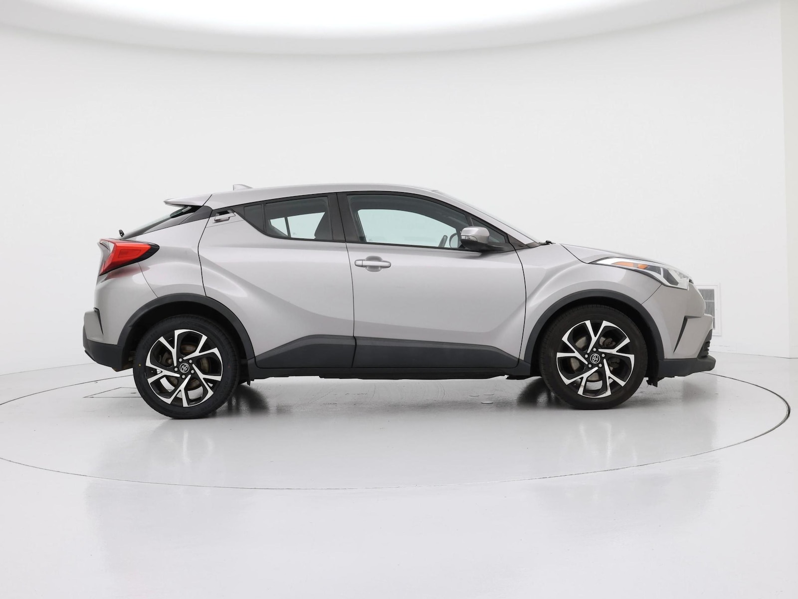 2018 Toyota C-HR XLE - Photo 8