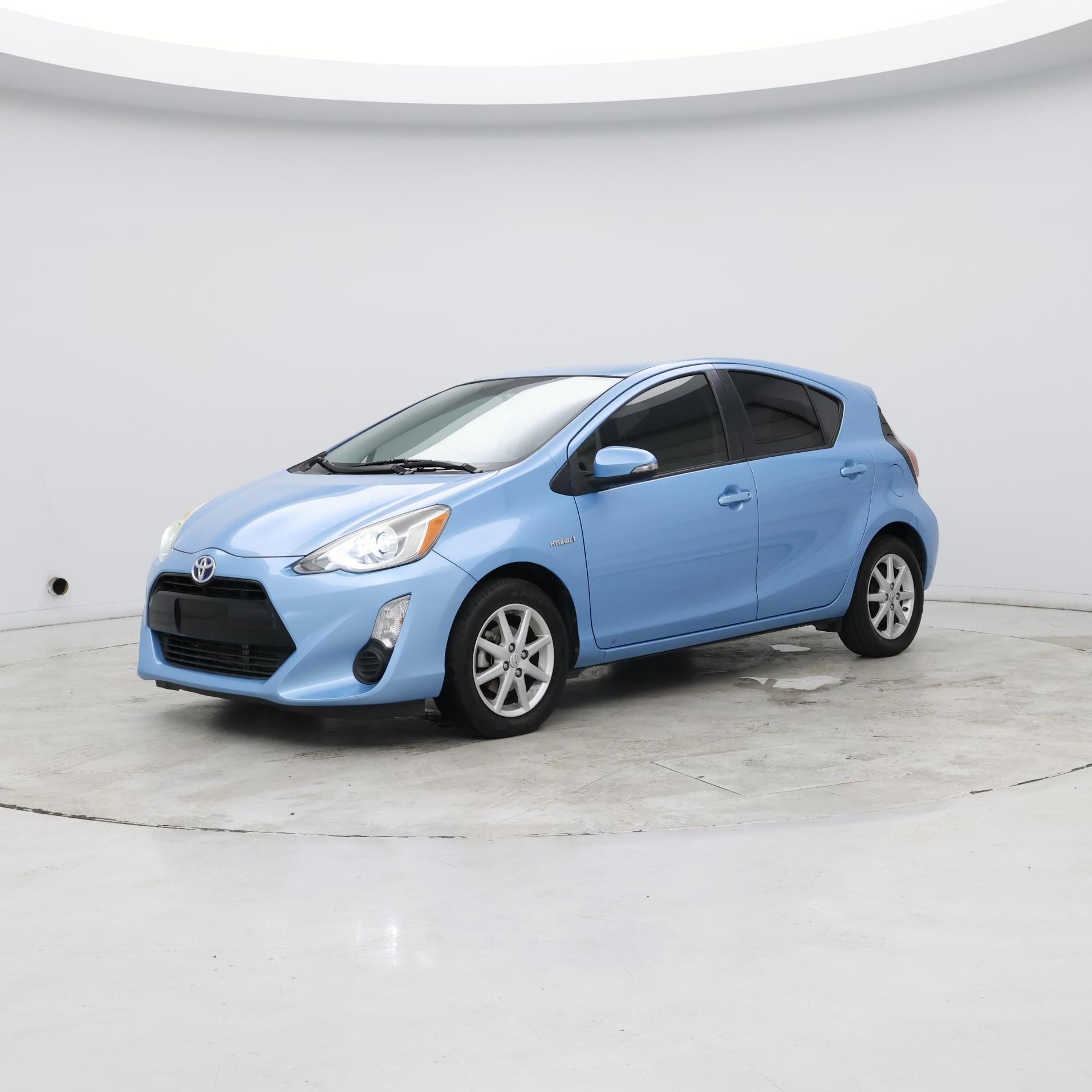 Thumbnail: 2015 Toyota Prius c - 3
