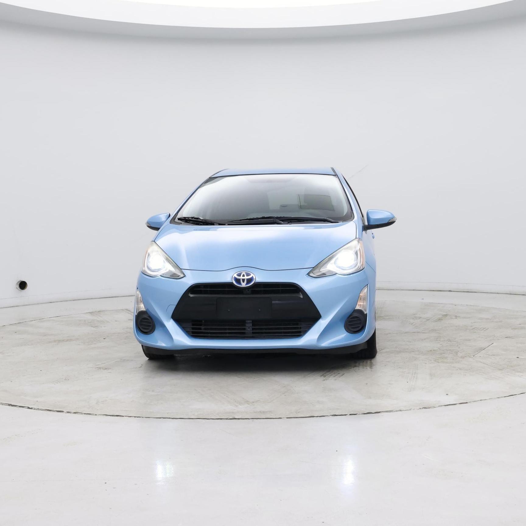 Thumbnail: 2015 Toyota Prius c - 4