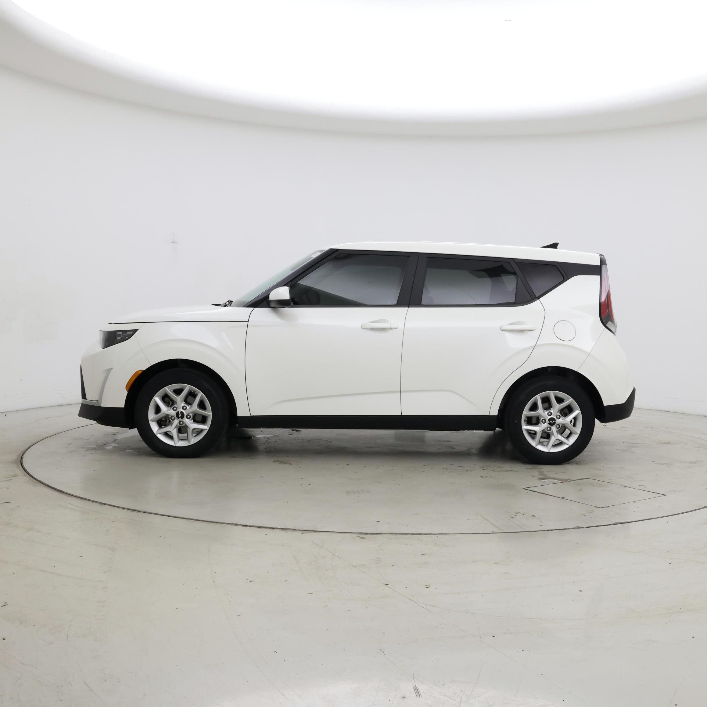 Thumbnail: 2023 Kia Soul - 3