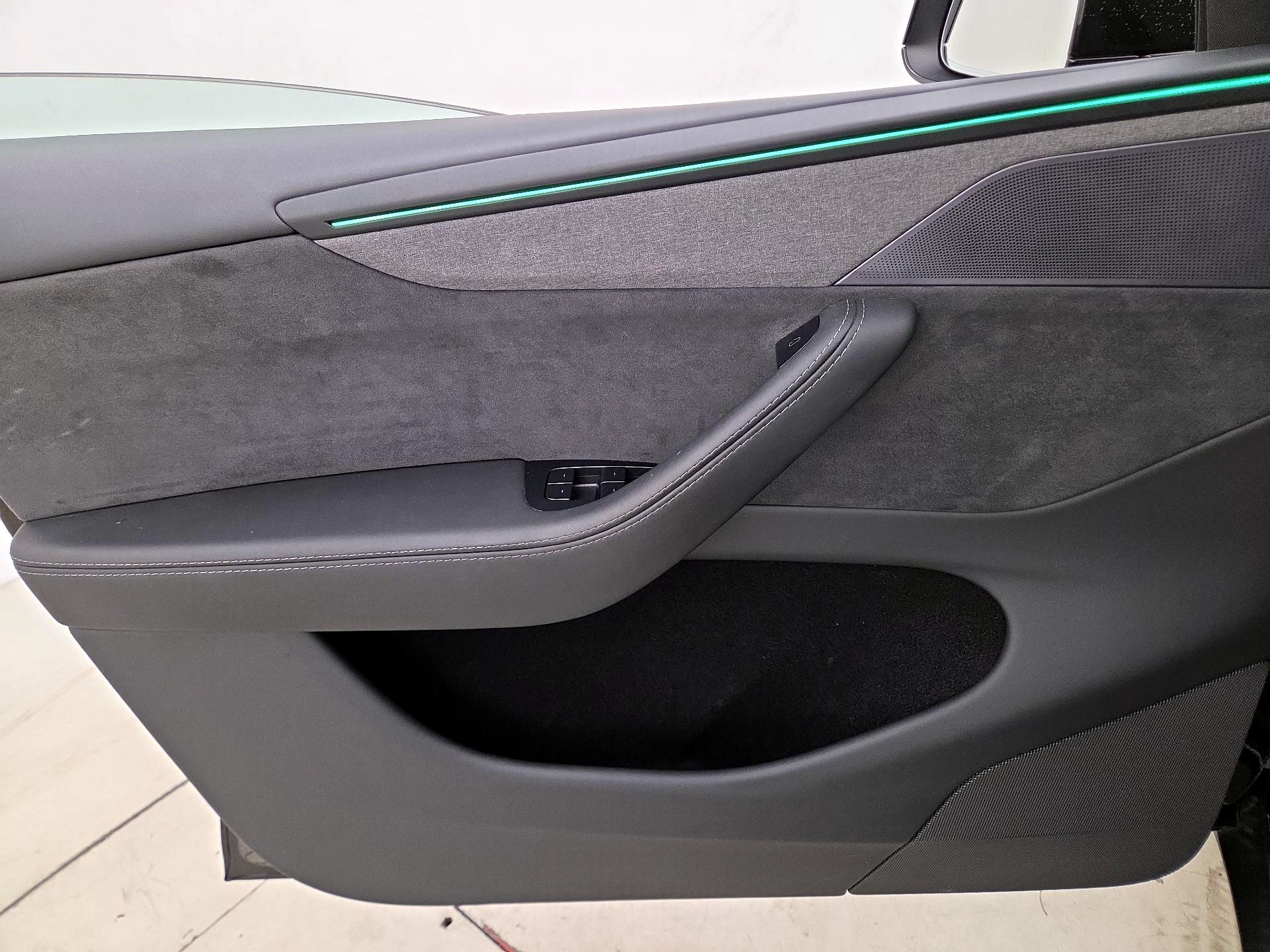 Thumbnail: 2026 Tesla Model Y - 12