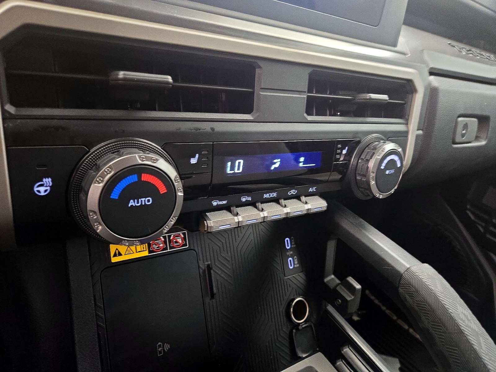 2024 Toyota Tacoma SR5 - Photo 17