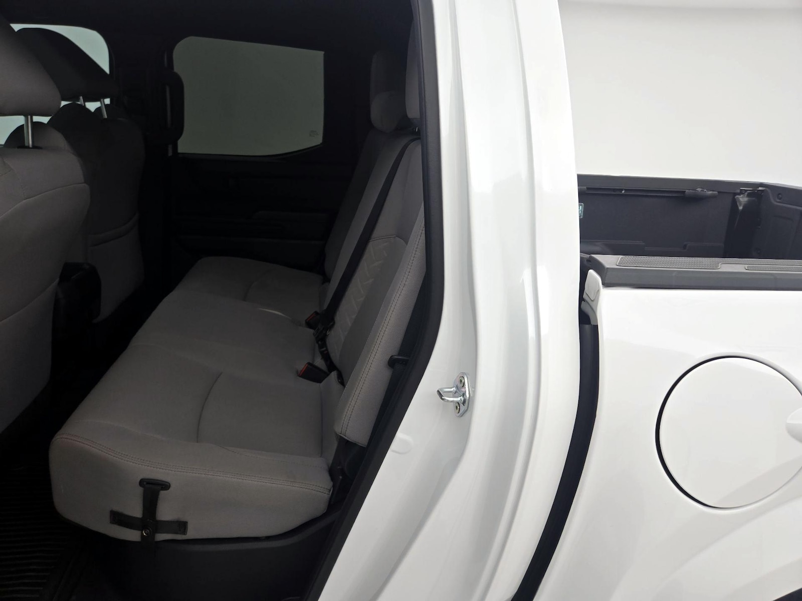 2024 Toyota Tacoma SR5 - Photo 20