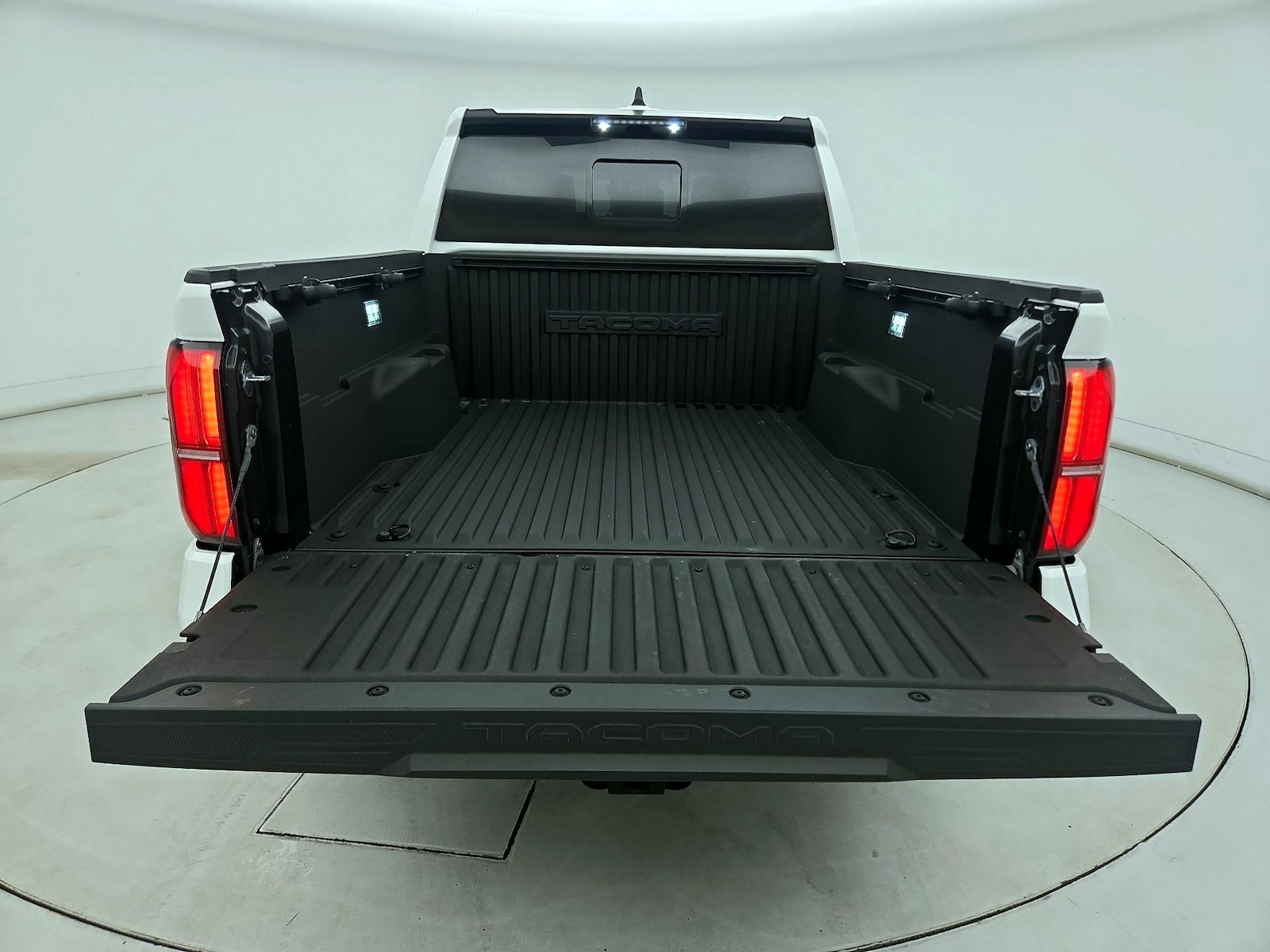 2024 Toyota Tacoma SR5 - Photo 21