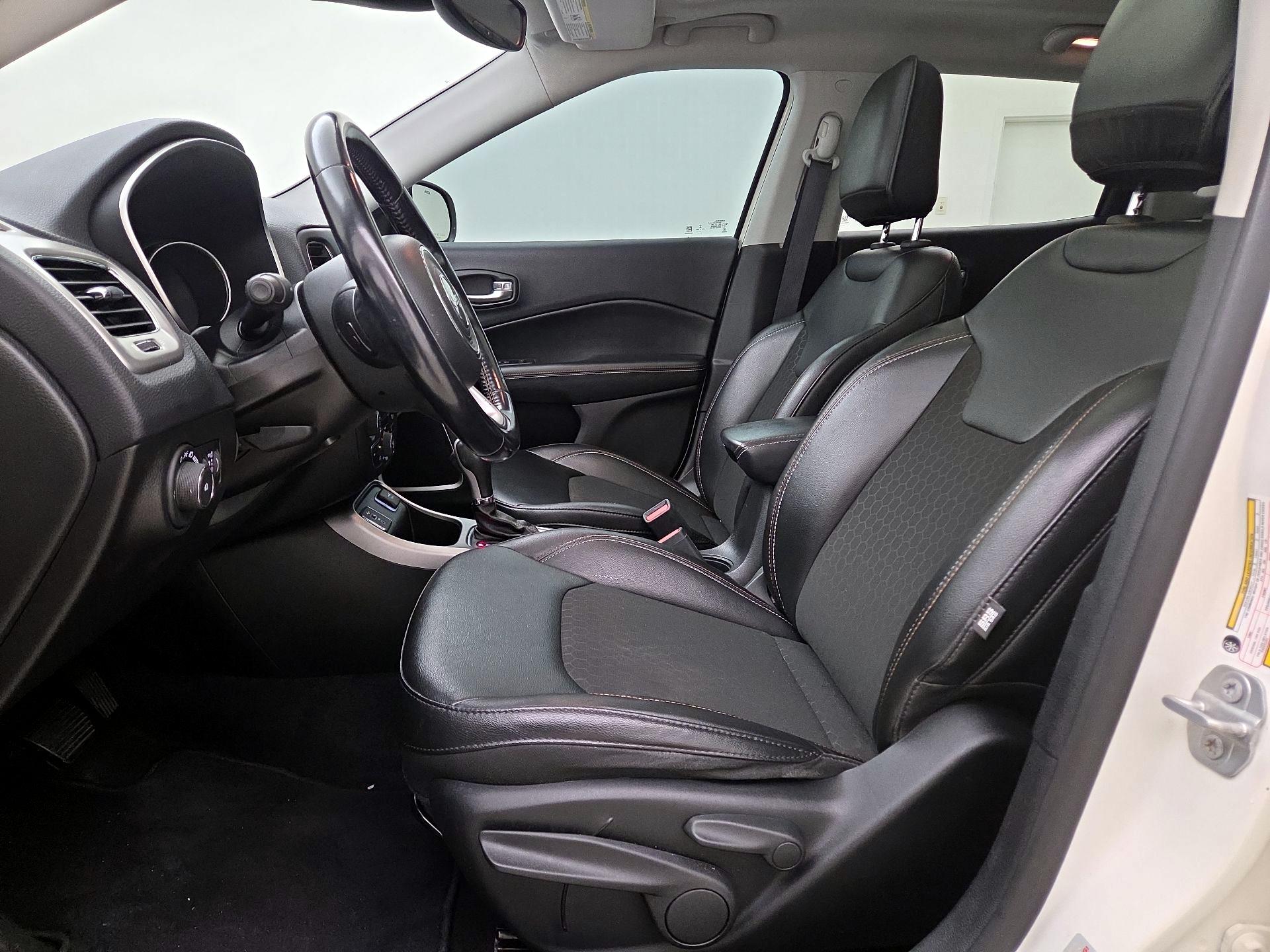Thumbnail: 2020 Jeep Compass - 11