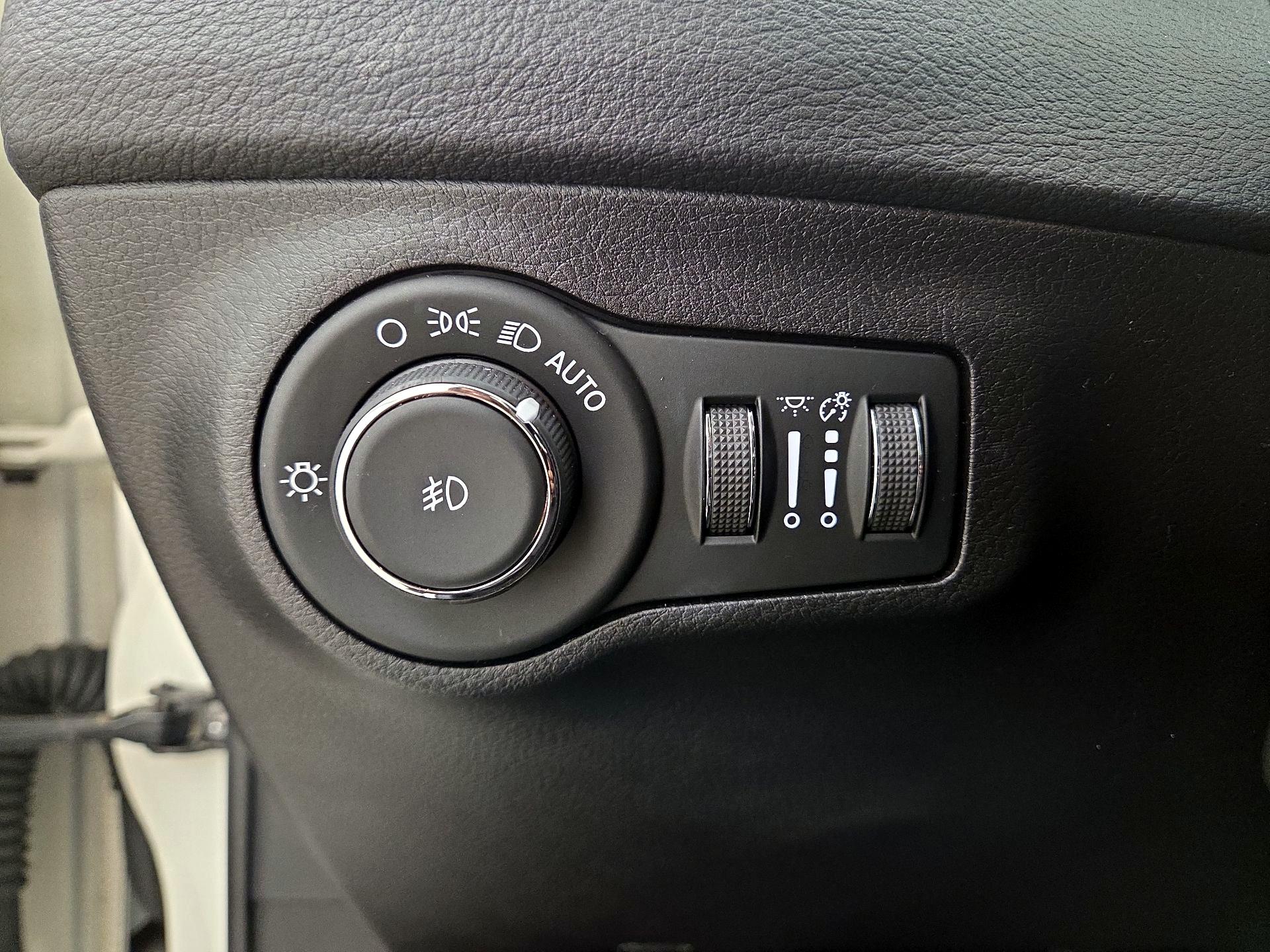 Thumbnail: 2020 Jeep Compass - 13