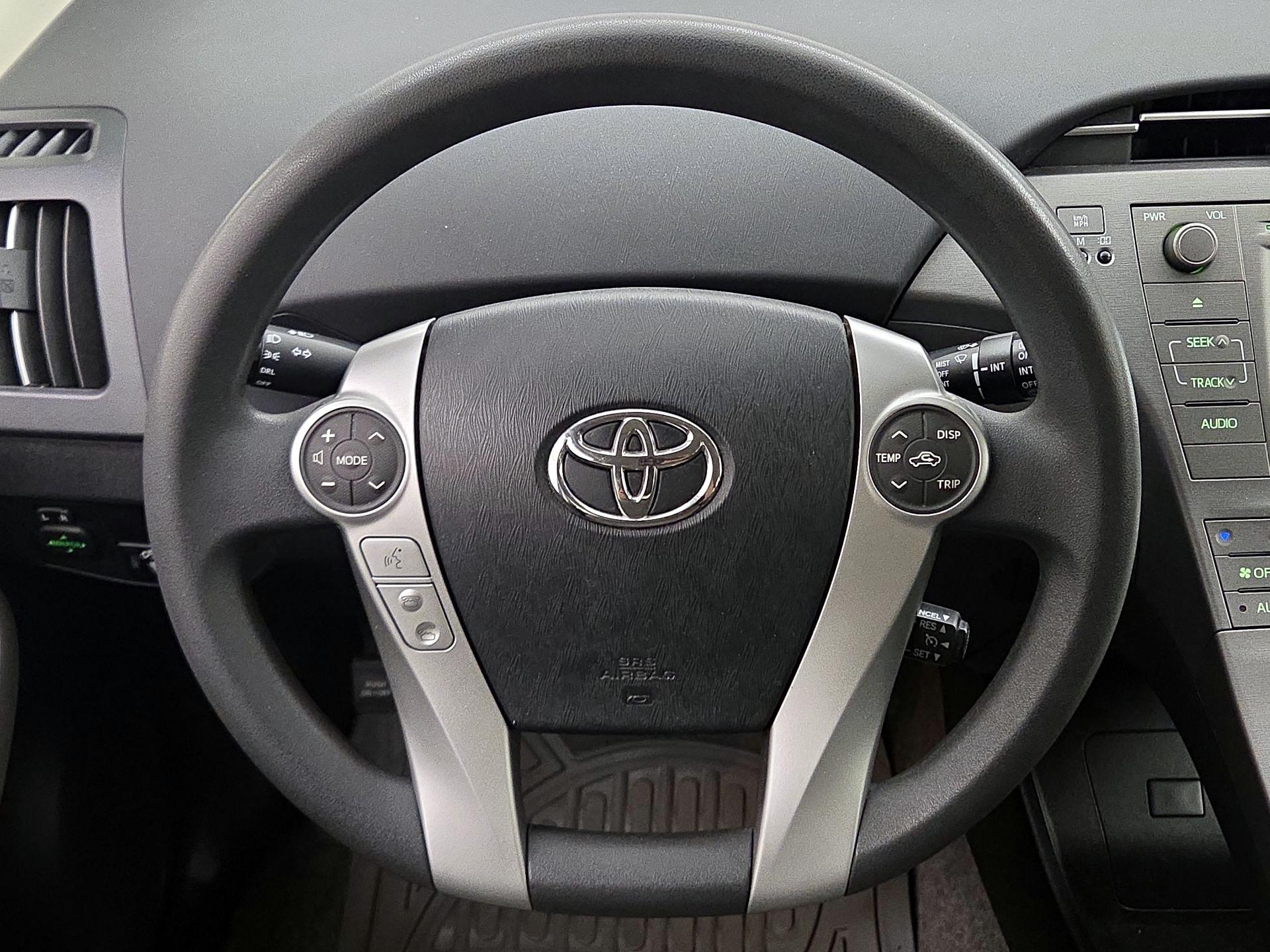Thumbnail: 2014 Toyota Prius - 10