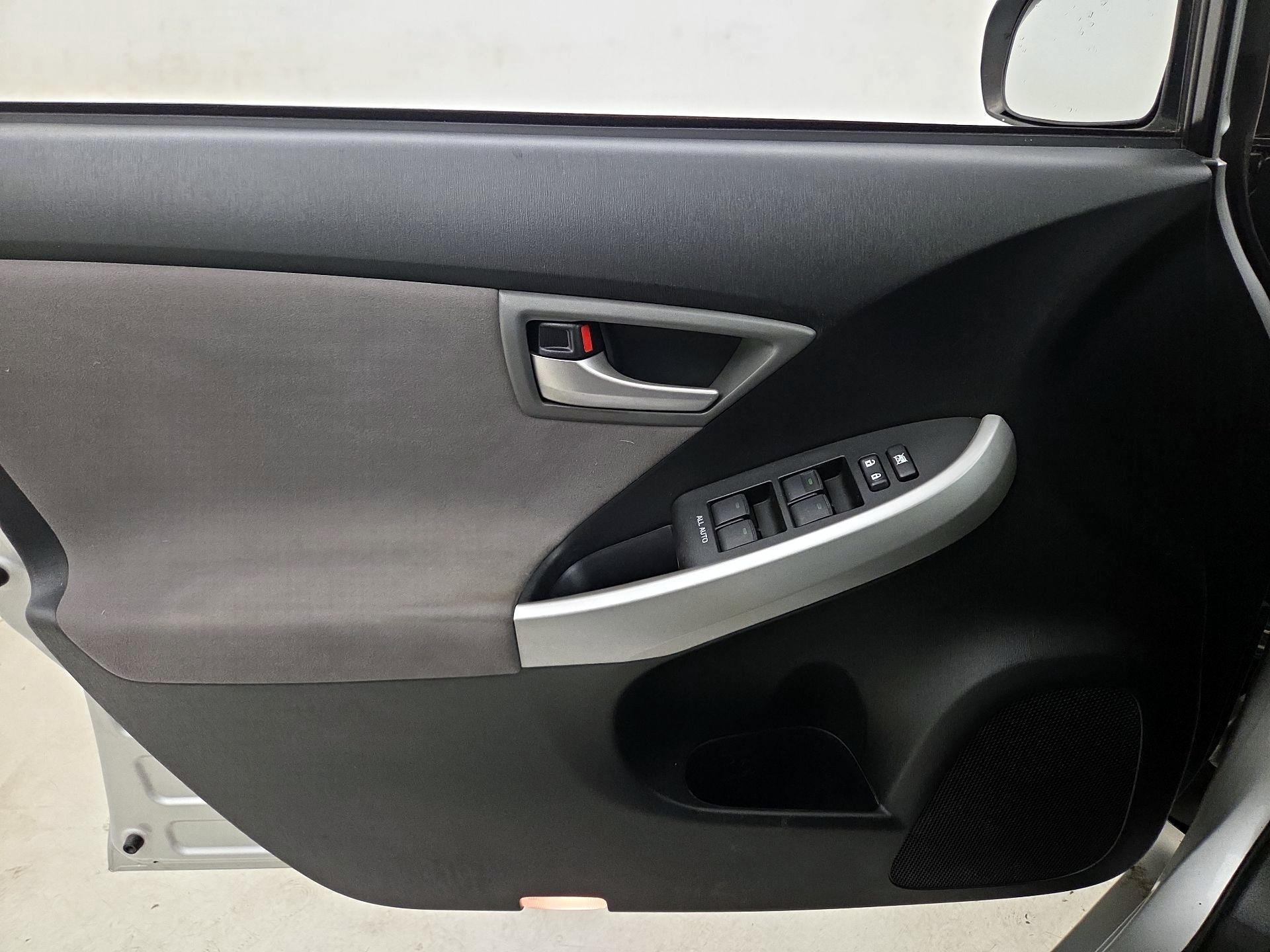 Thumbnail: 2014 Toyota Prius - 12