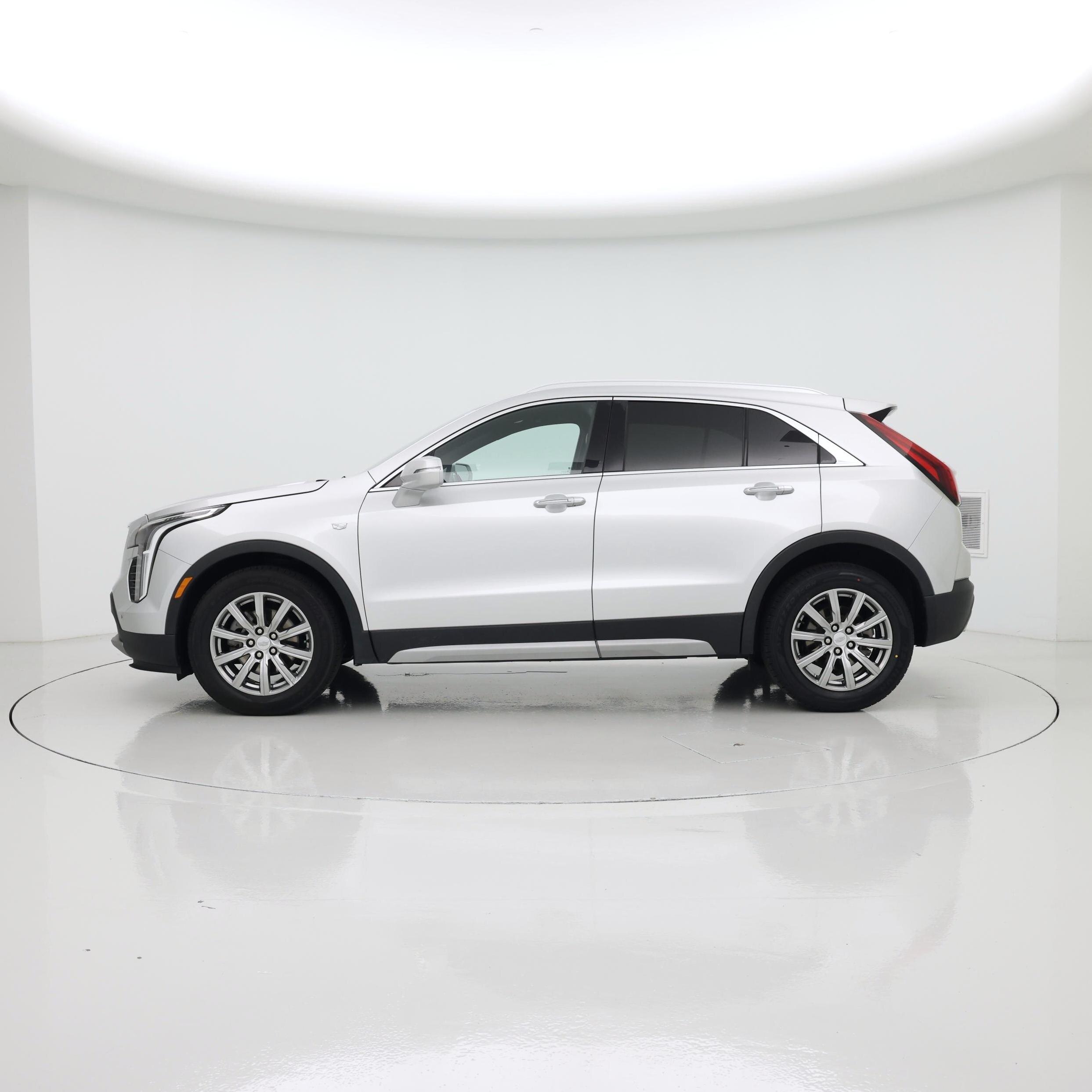 Thumbnail: 2021 Cadillac XT4 - 3
