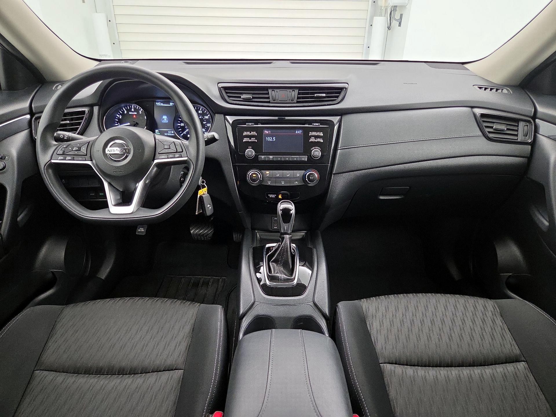 Thumbnail: 2017 Nissan Rogue - 9