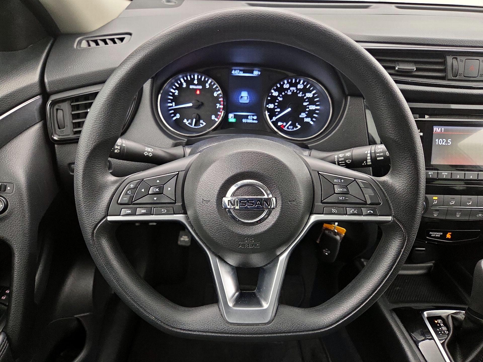 Thumbnail: 2017 Nissan Rogue - 10