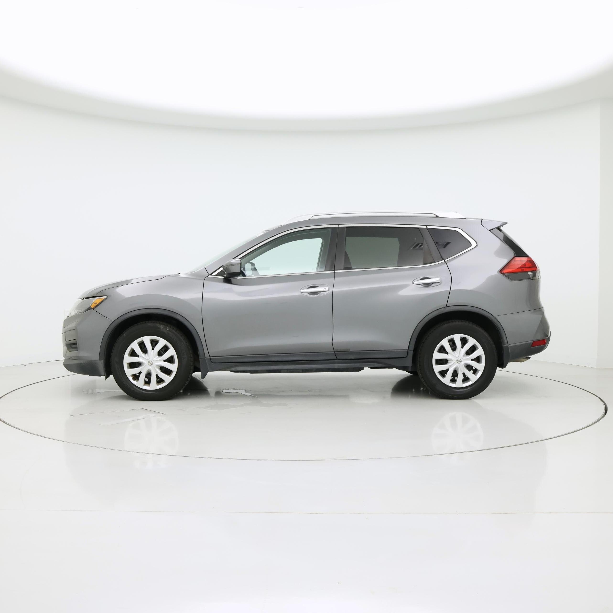 Thumbnail: 2017 Nissan Rogue - 3