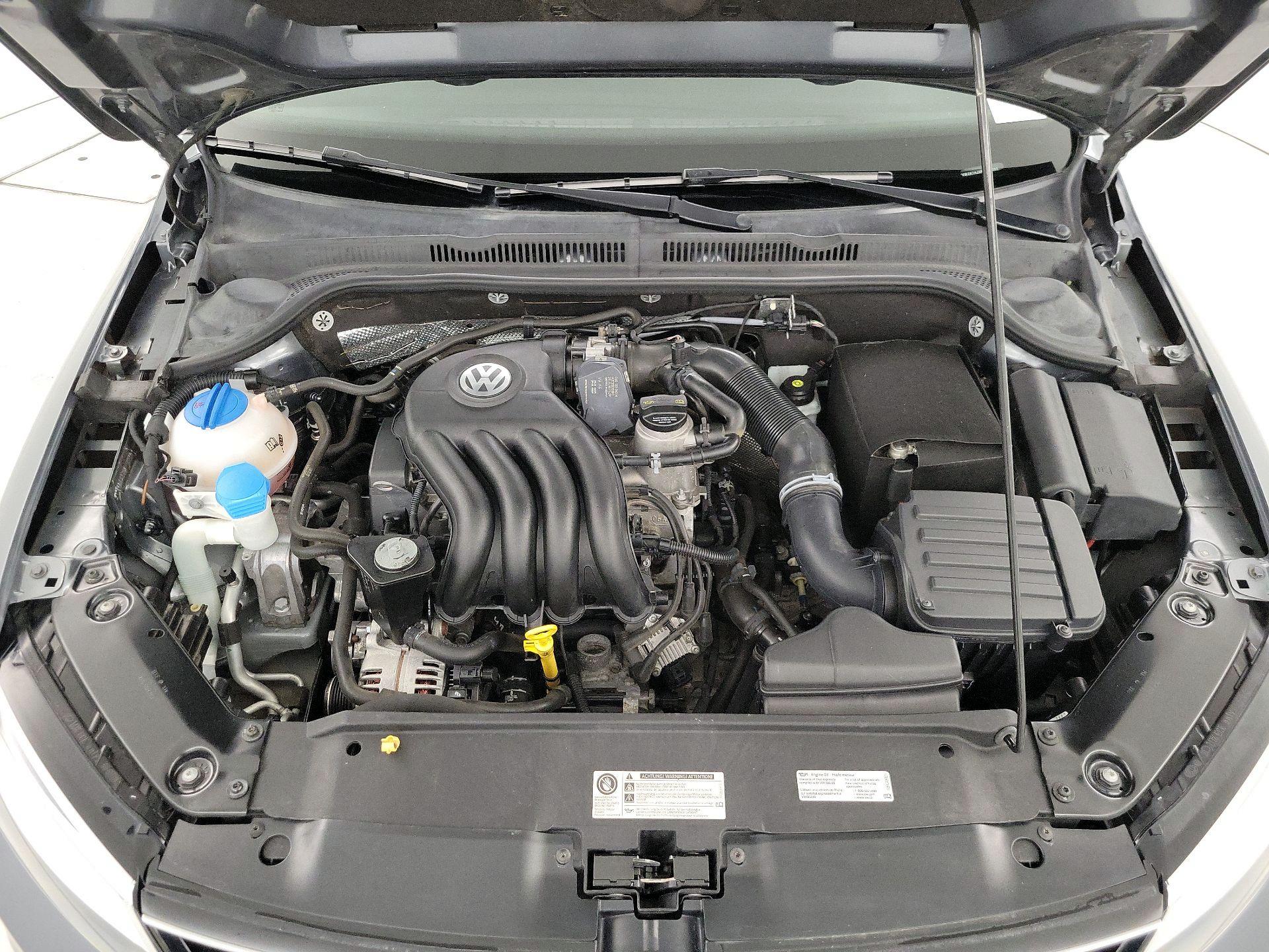 Thumbnail: 2015 Volkswagen Jetta - 20
