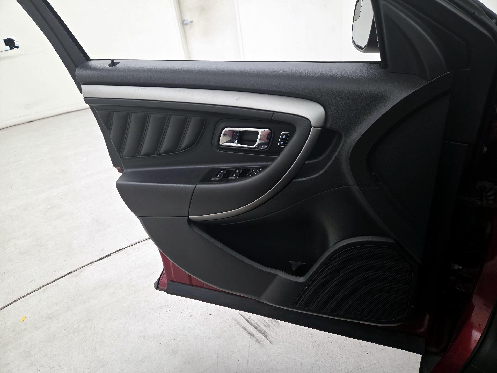 Thumbnail: 2015 Ford Taurus - 12