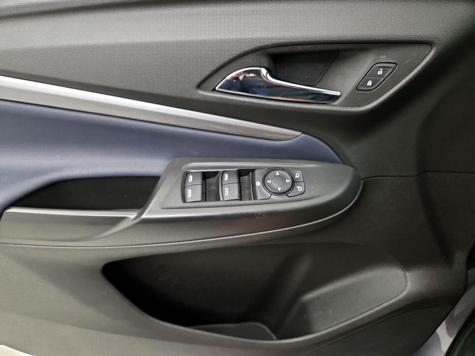 Thumbnail: 2023 Chevrolet Bolt EUV - 12