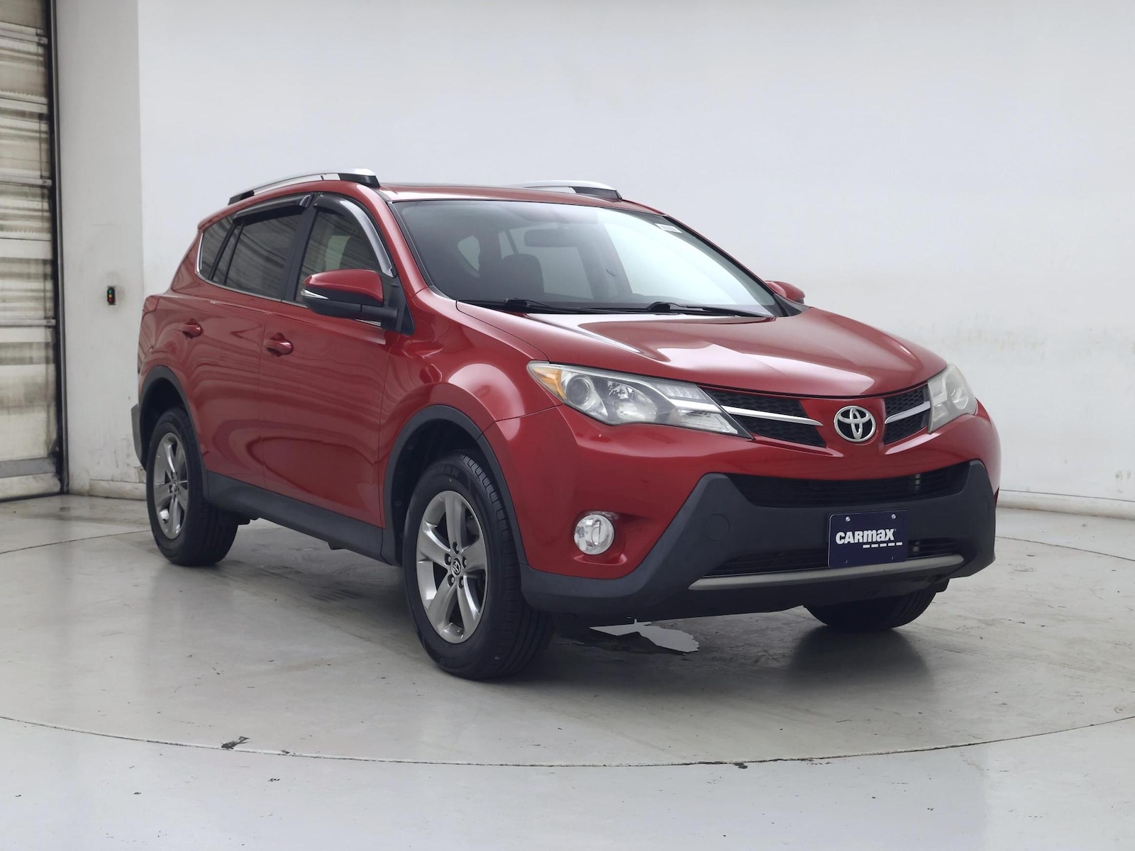 2015 Toyota RAV4 XLE - Photo 2