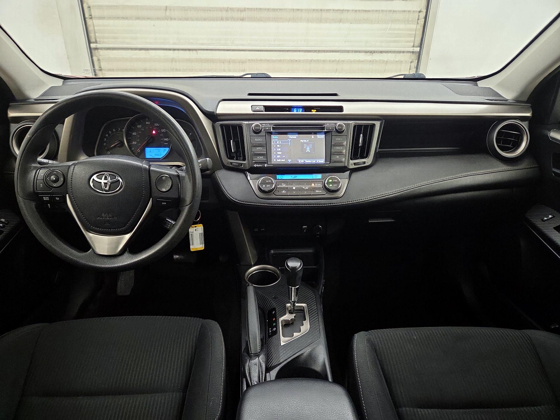 Thumbnail: 2015 Toyota RAV4 - 9