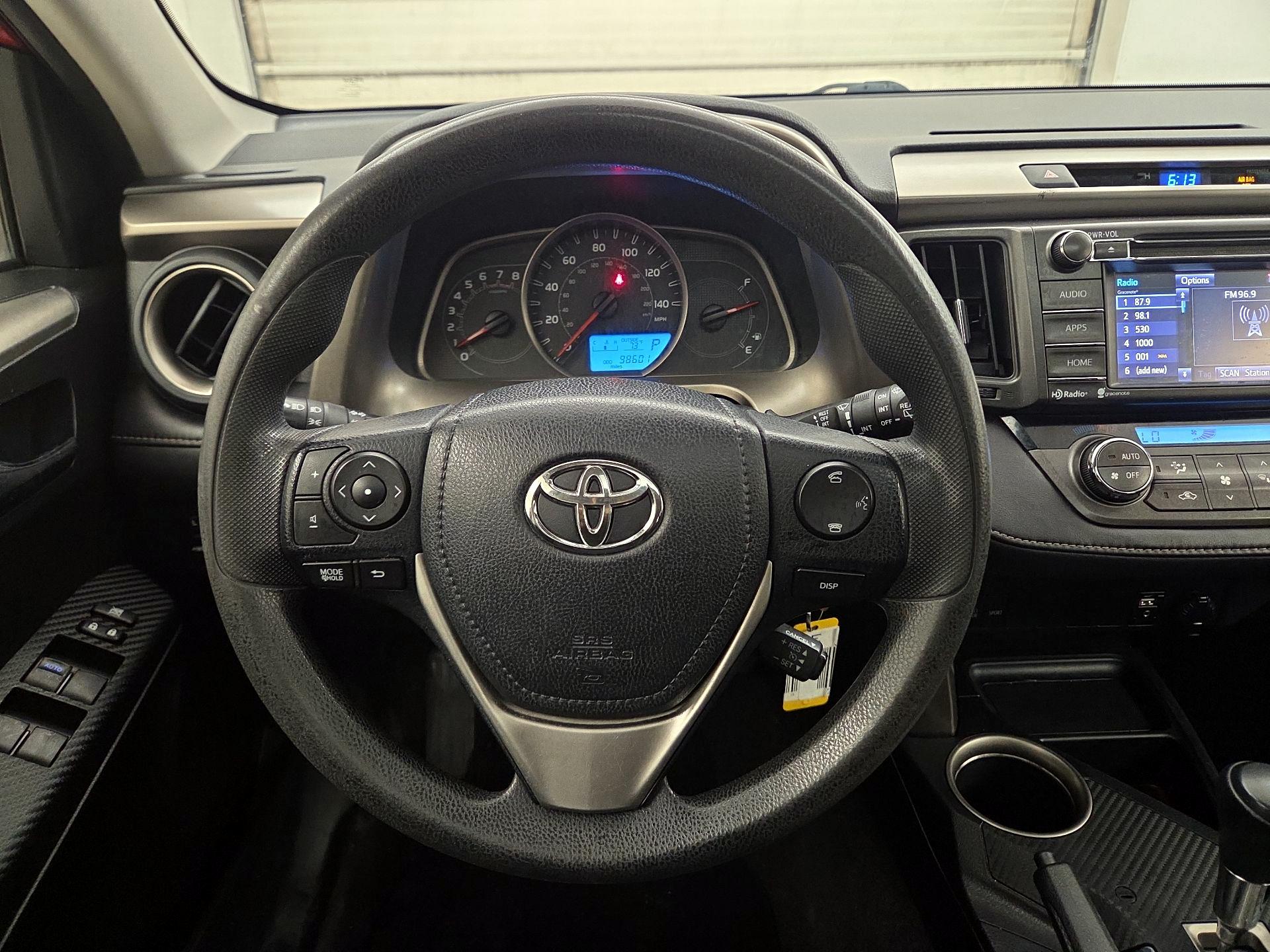 Thumbnail: 2015 Toyota RAV4 - 10