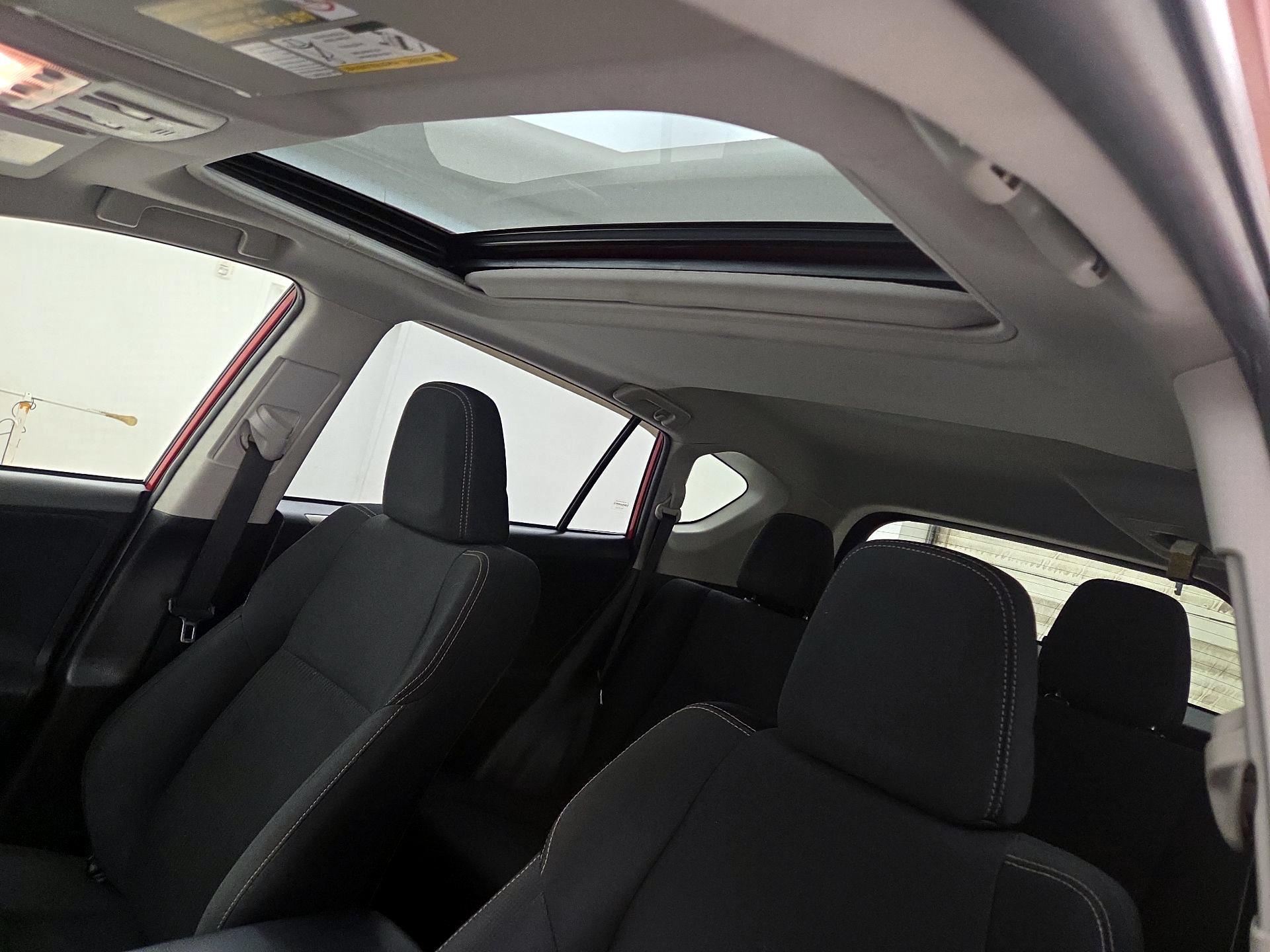 Thumbnail: 2015 Toyota RAV4 - 19