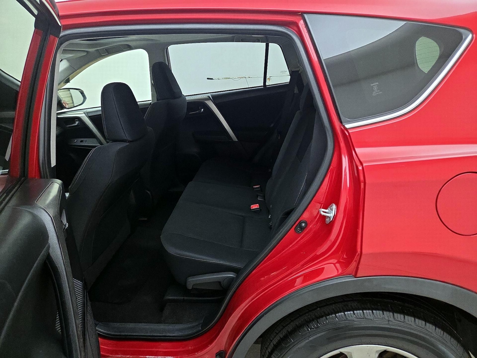 2015 Toyota RAV4 XLE - Photo 21