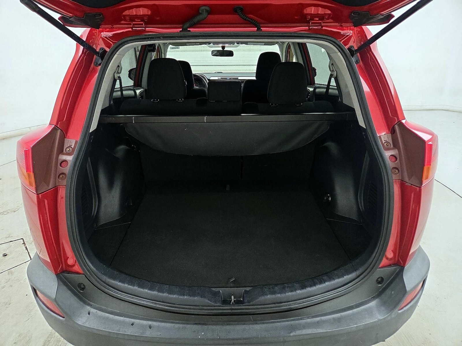2015 Toyota RAV4 XLE - Photo 22