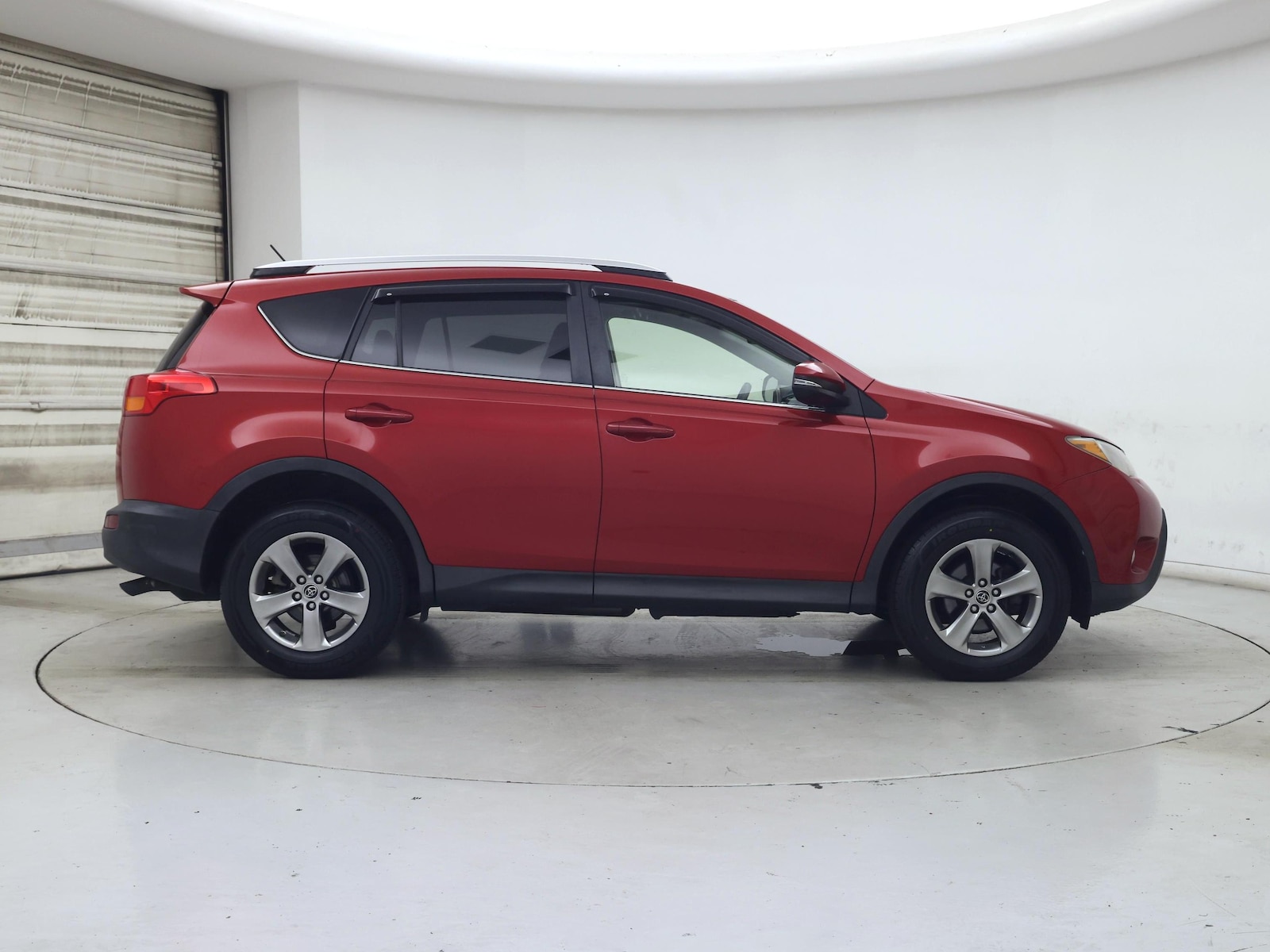 2015 Toyota RAV4 XLE - Photo 8