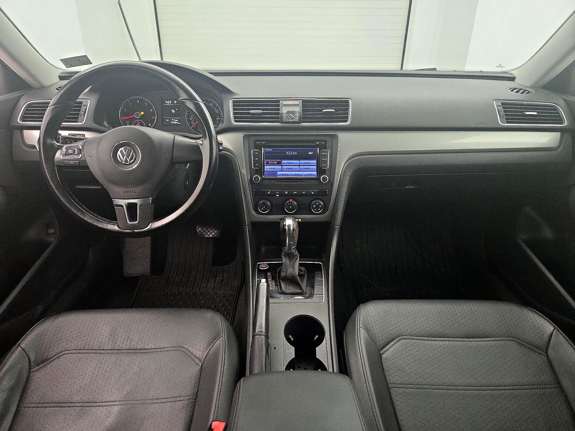 Thumbnail: 2015 Volkswagen Passat - 9