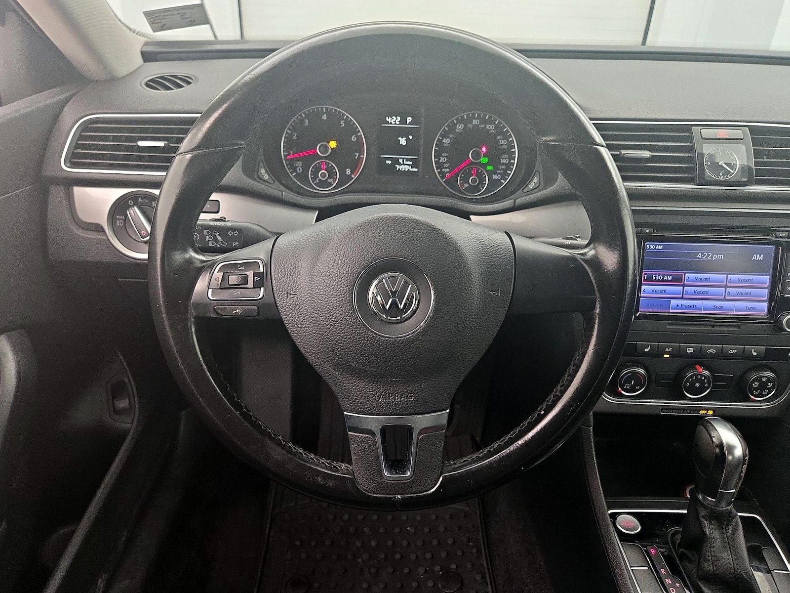 2015 Volkswagen Passat Limited Edition - Photo 11