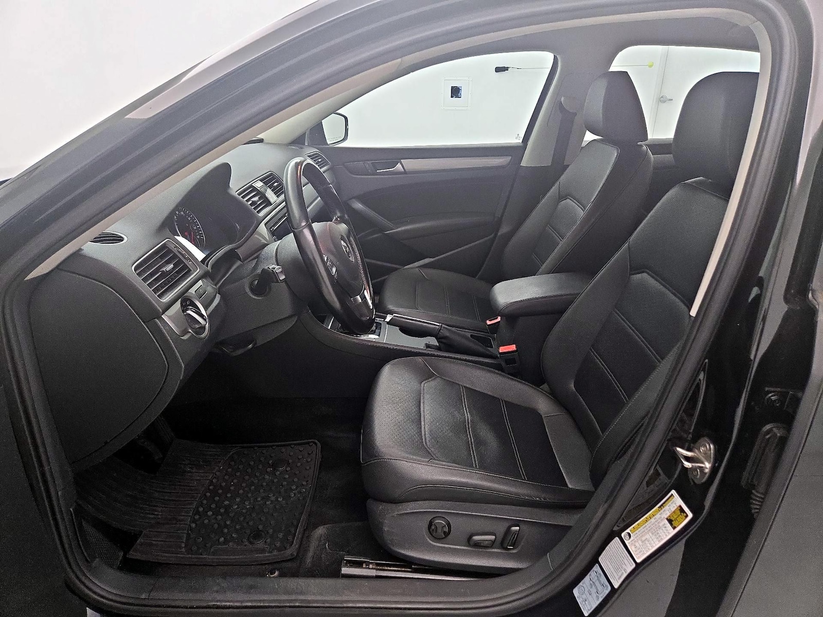 2015 Volkswagen Passat Limited Edition - Photo 12