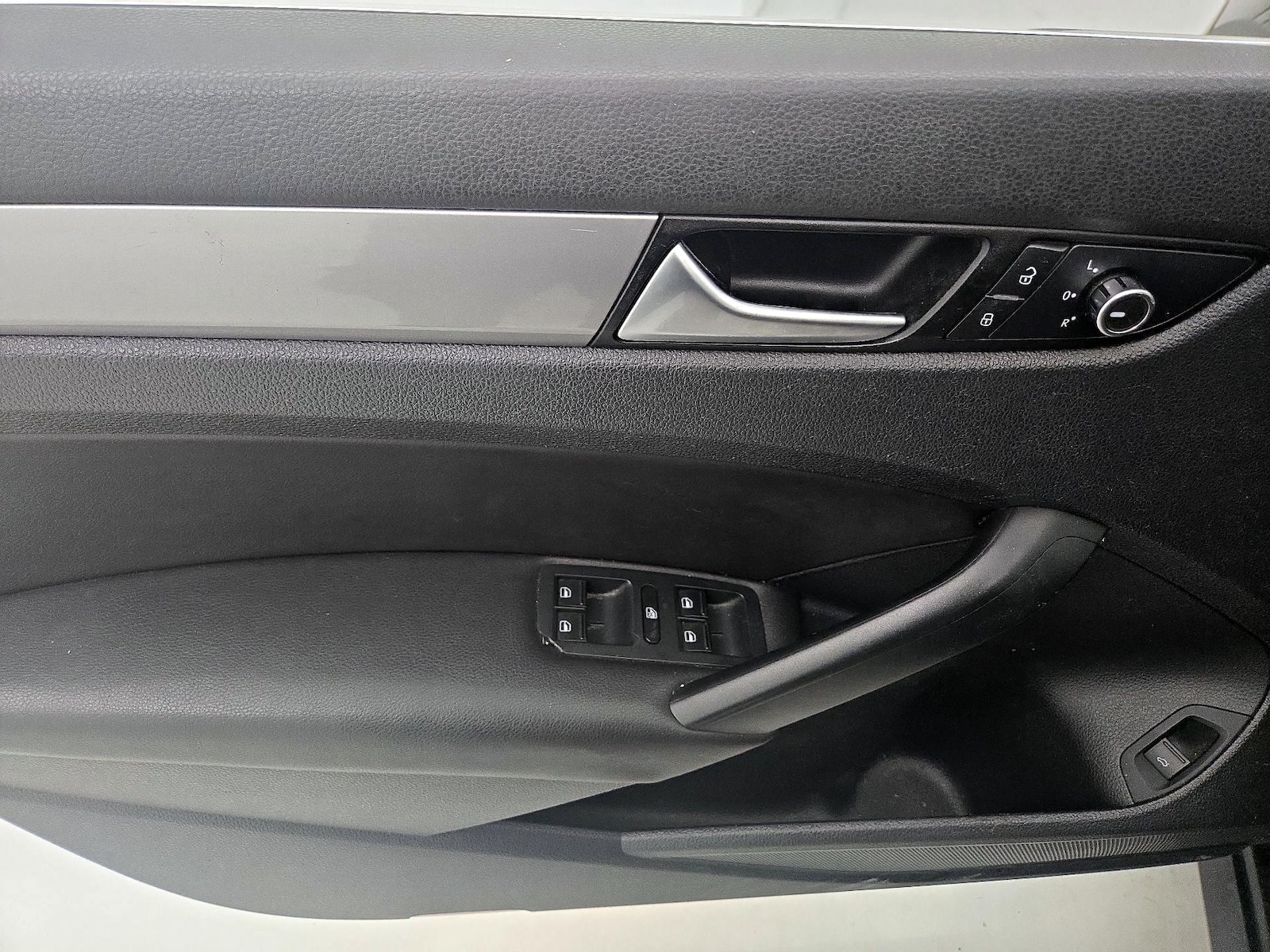 2015 Volkswagen Passat Limited Edition - Photo 13