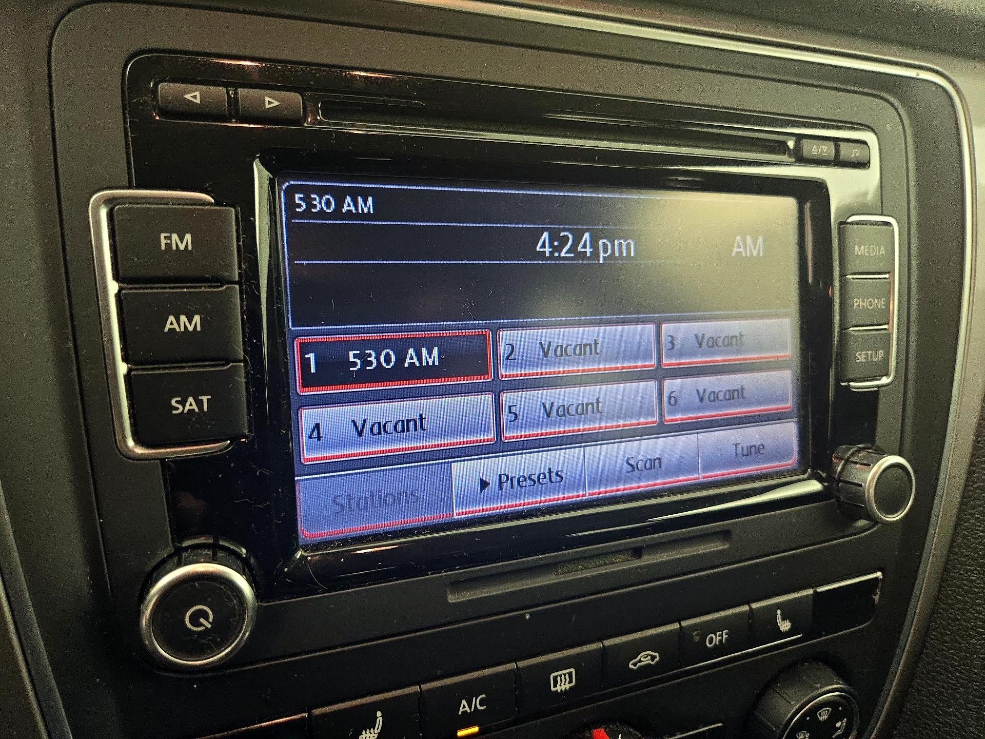 Thumbnail: 2015 Volkswagen Passat - 15