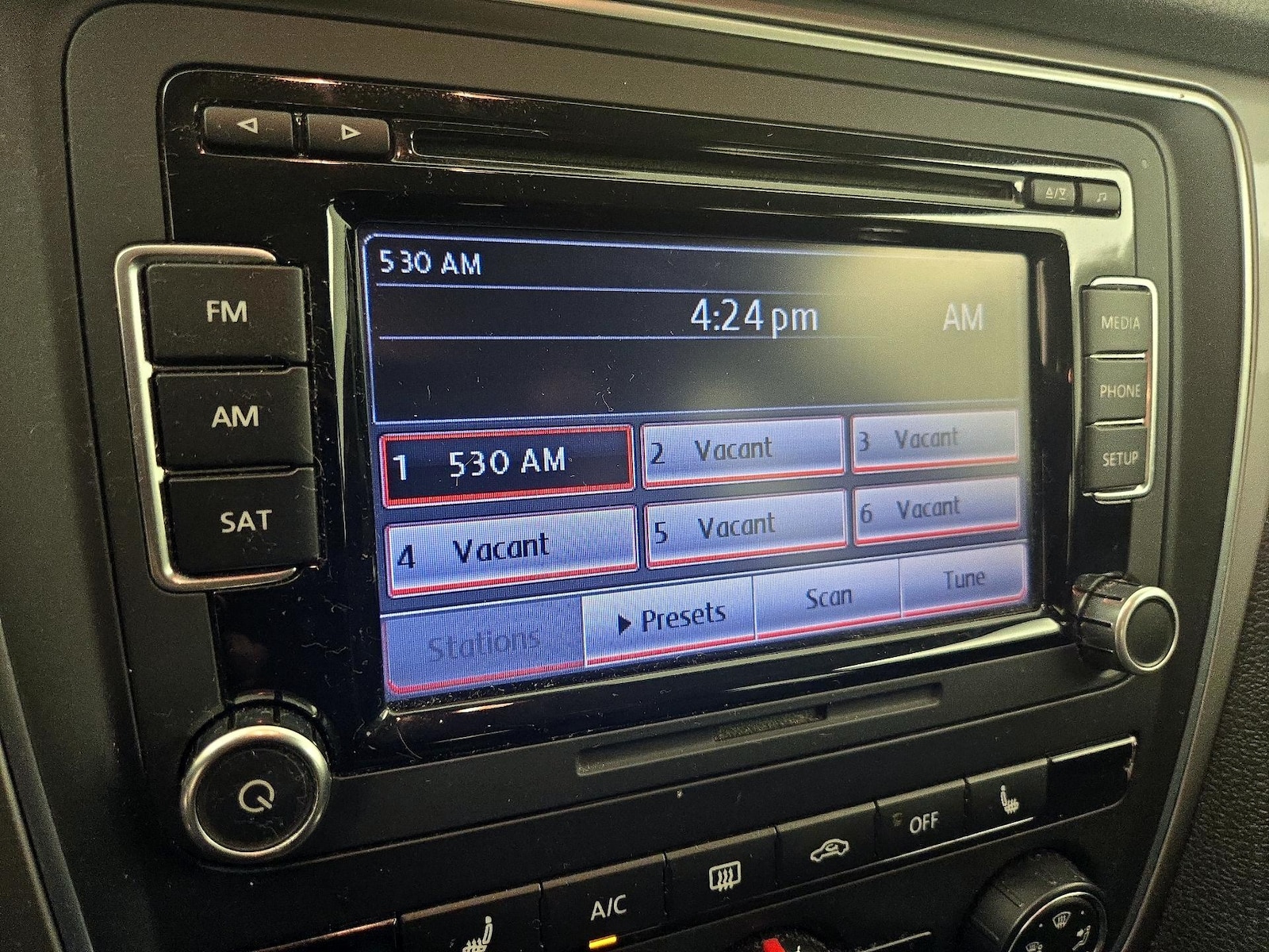 2015 Volkswagen Passat Limited Edition - Photo 16