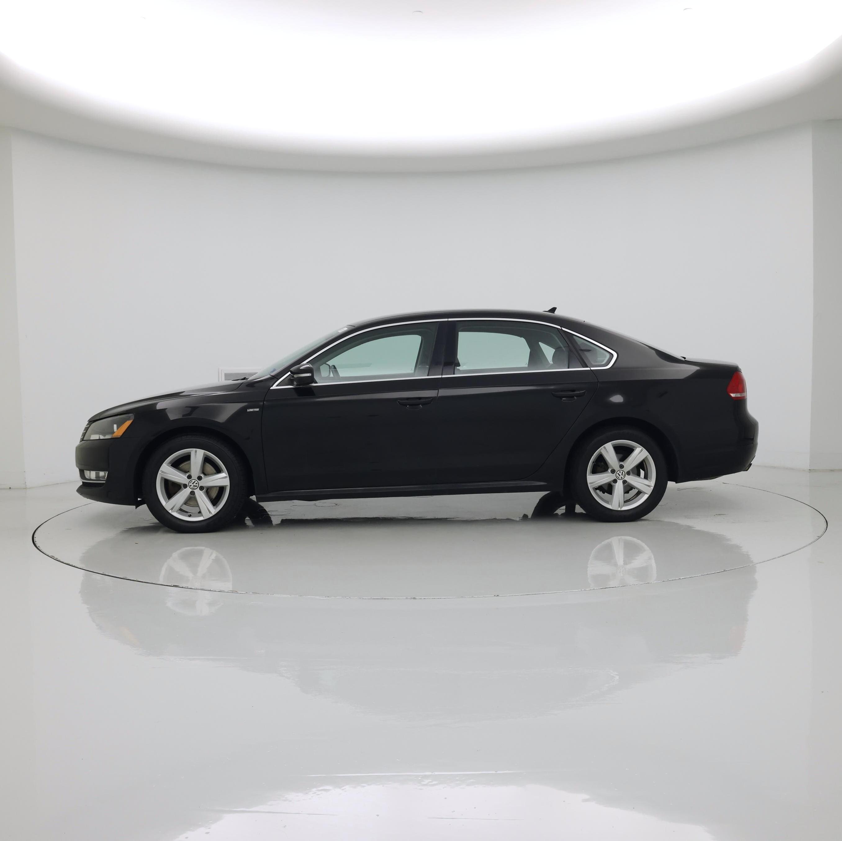Thumbnail: 2015 Volkswagen Passat - 3
