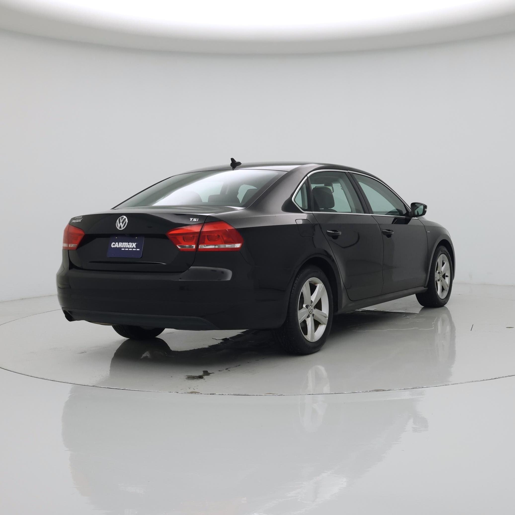 Thumbnail: 2015 Volkswagen Passat - 8